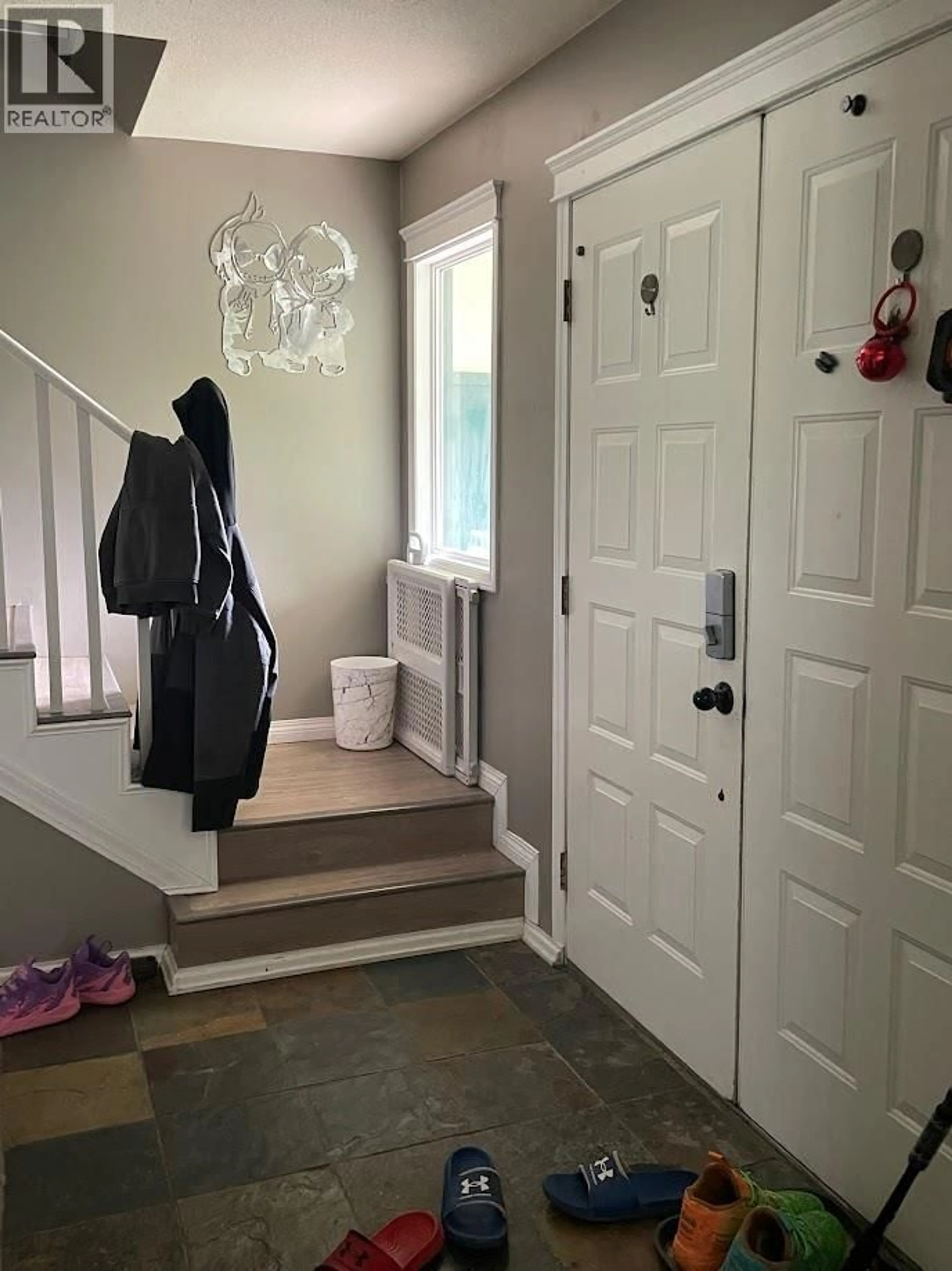 Indoor entryway for 59 PIONEER WAY, Fort Nelson British Columbia V0C1R0