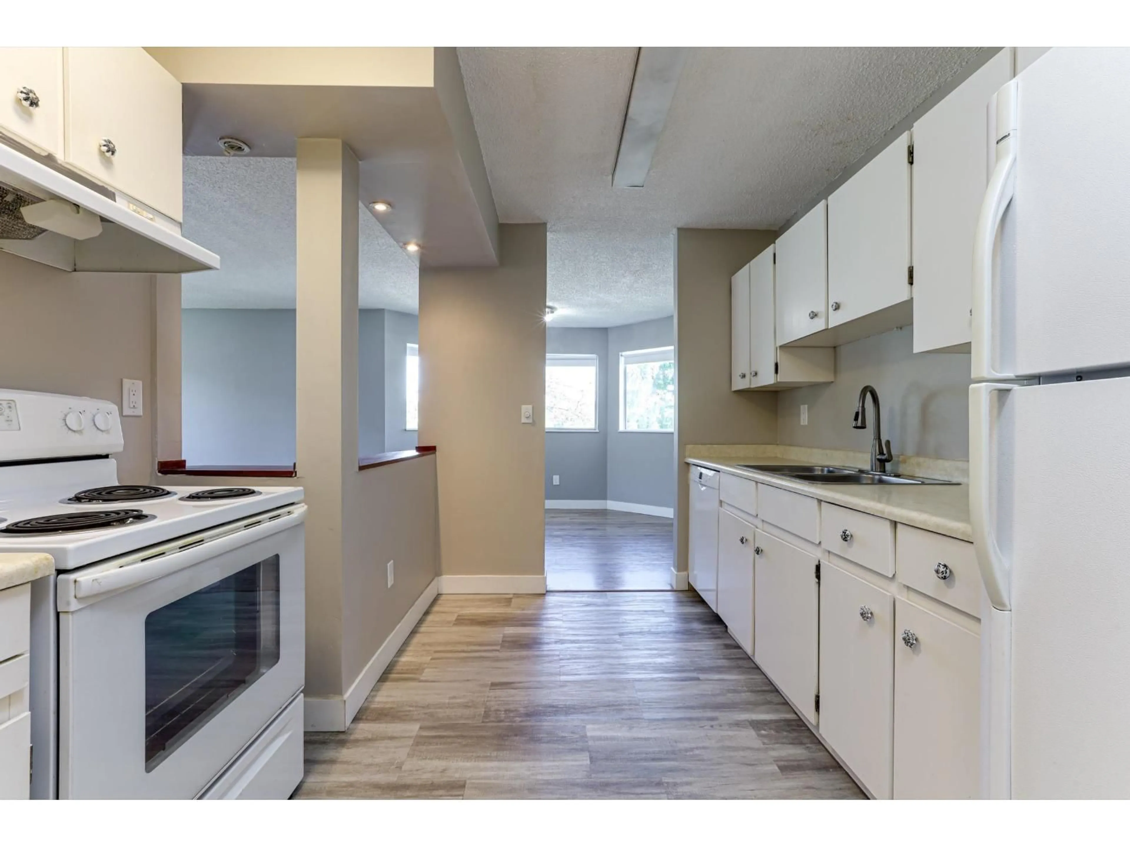 Open concept kitchen, unknown for 212 - 1860 SOUTHMERE EAST, Surrey British Columbia V4A6Y7