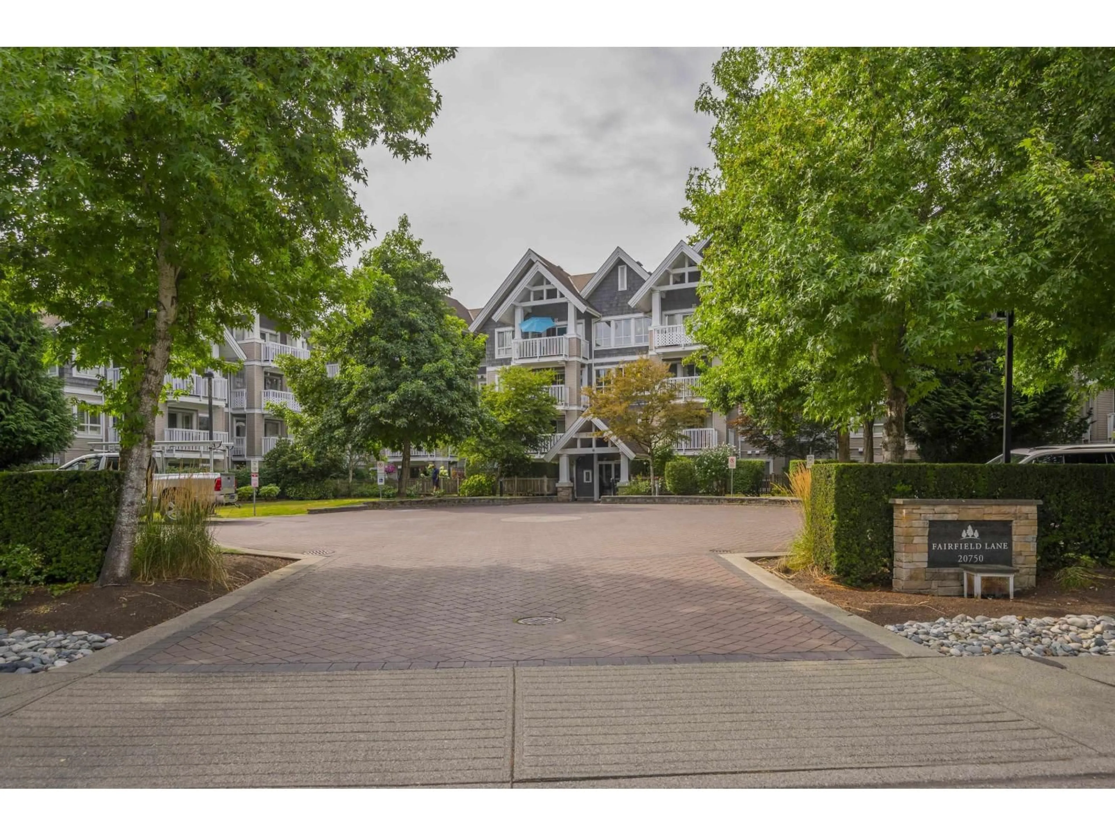 A pic from outside/outdoor area/front of a property/back of a property/a pic from drone, unknown for 410 - 20750 DUNCAN, Langley British Columbia V3A9J6