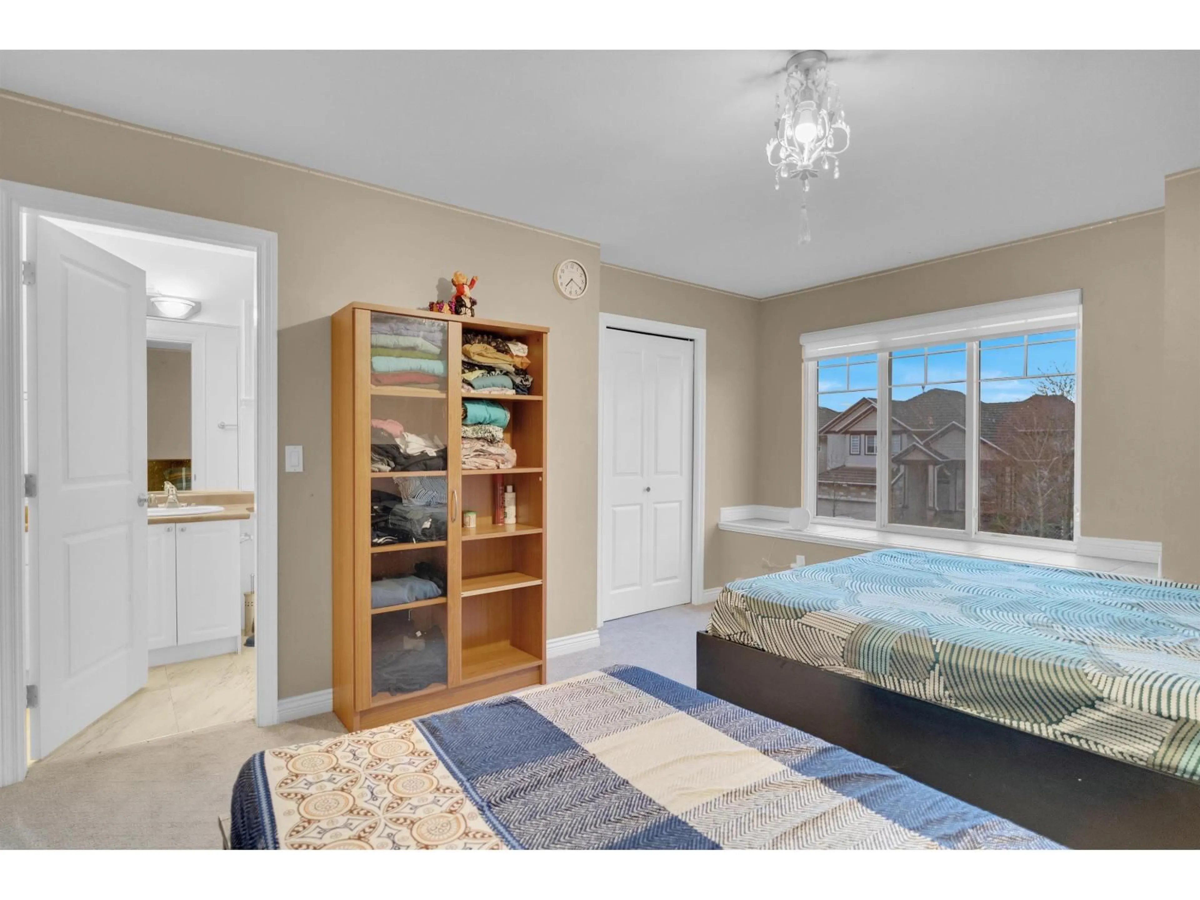 Contemporary bathroom, ceramic/tile floor for 12458 74, Surrey British Columbia V3W1P2