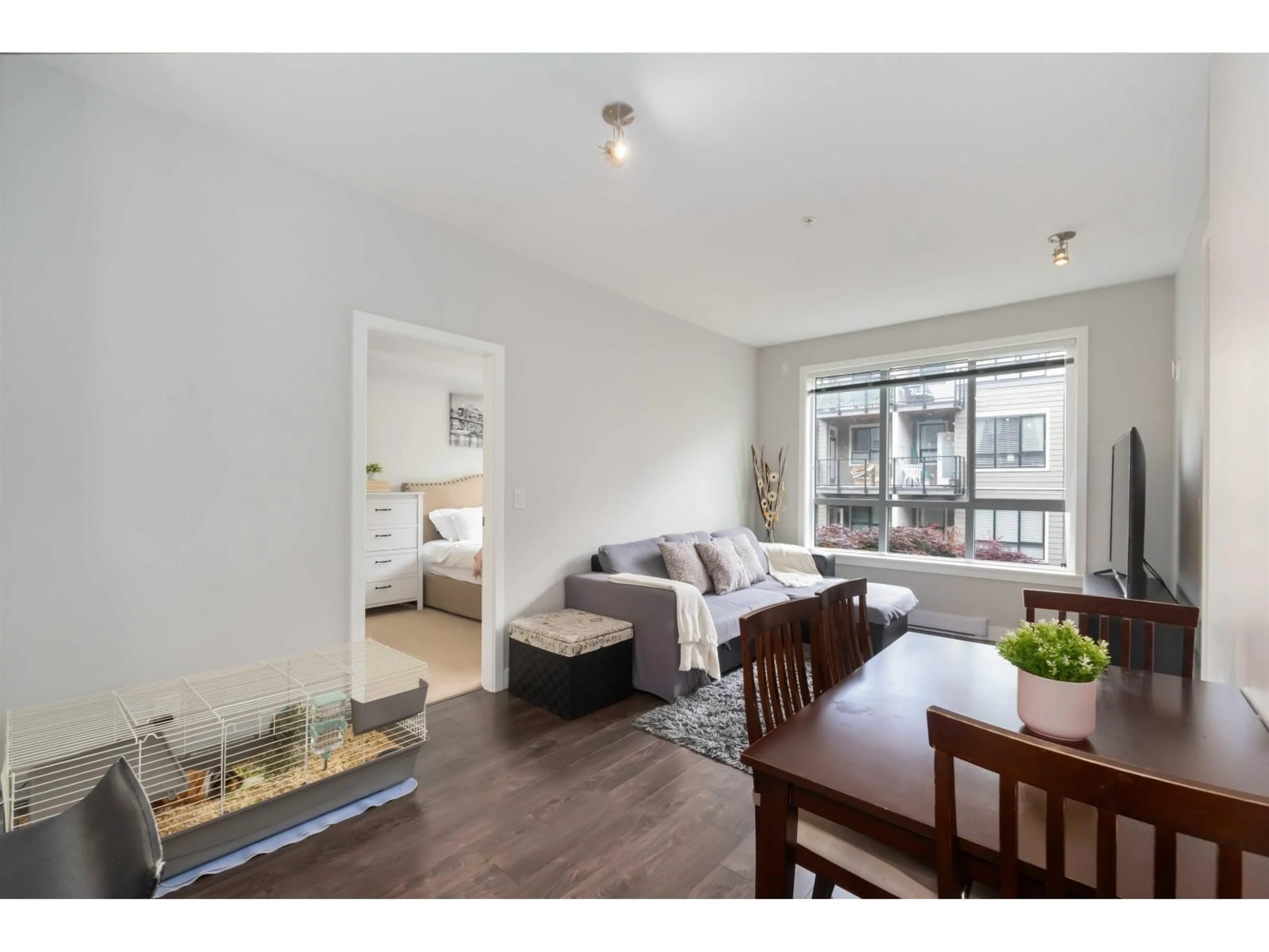 A pic of a room for 208 - 10455 154, Surrey British Columbia V3R0C5