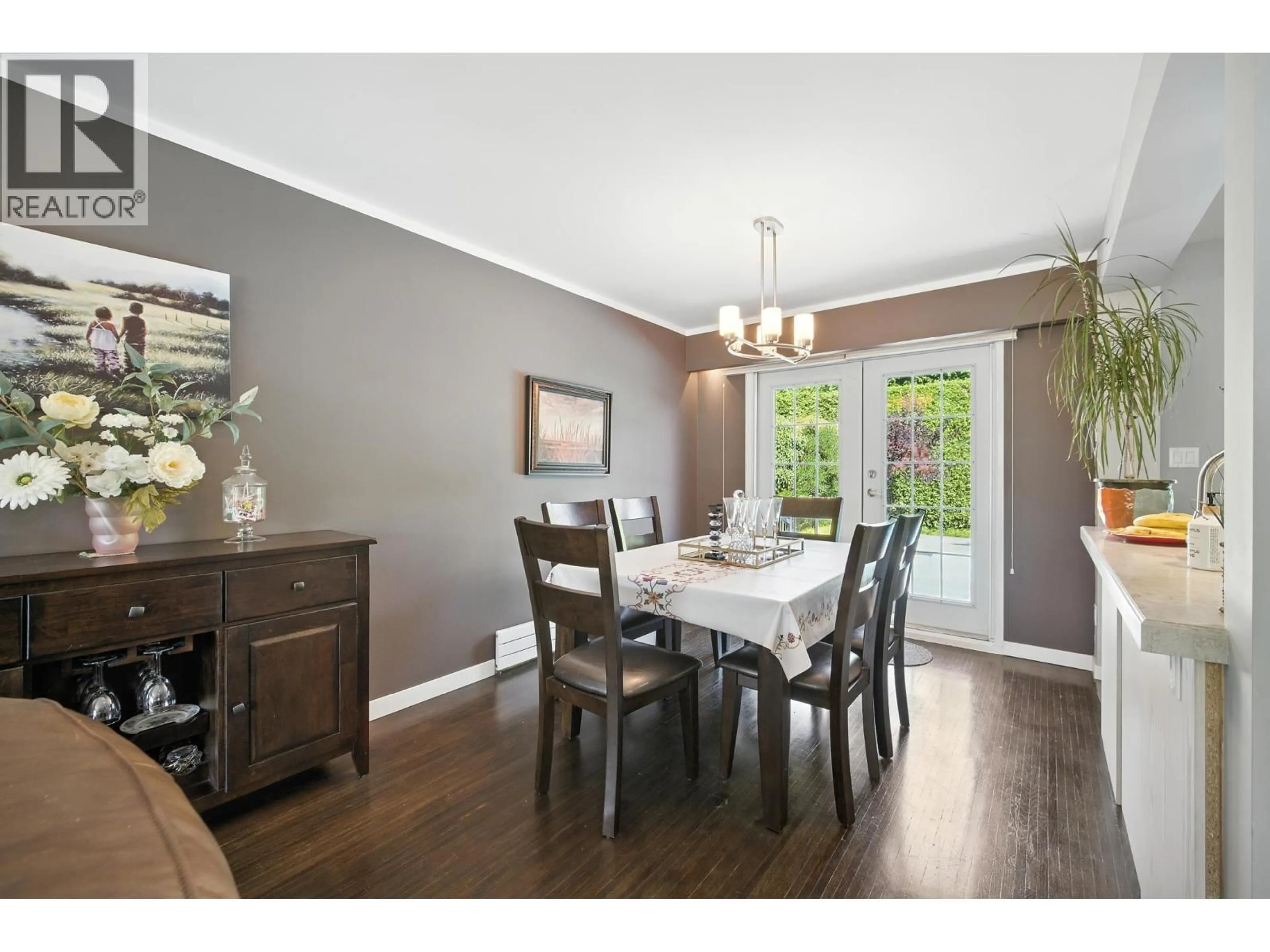 Dining room, wood/laminate floor for 8600 FAIRWAY ROAD, Richmond British Columbia V7C1Y6