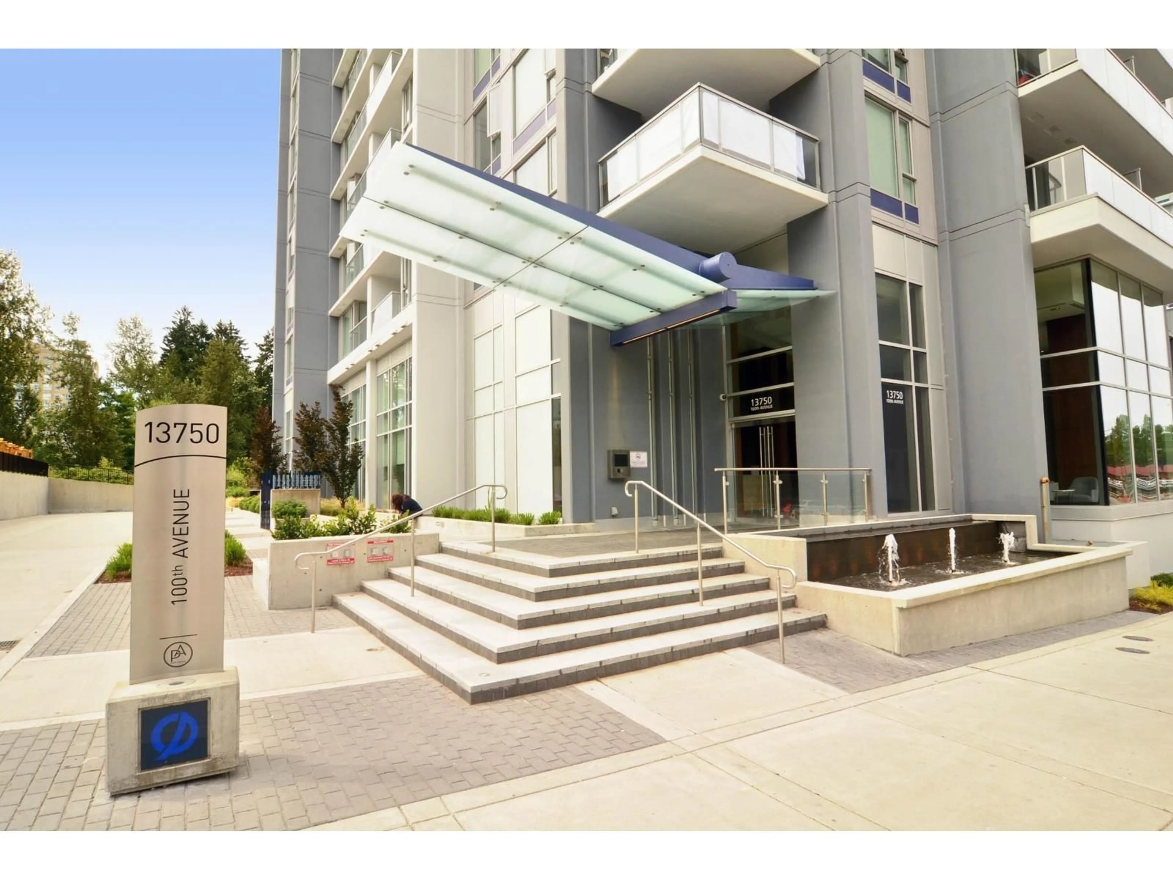 Indoor foyer for 1509 - 13750 100, Surrey British Columbia V3T0L3