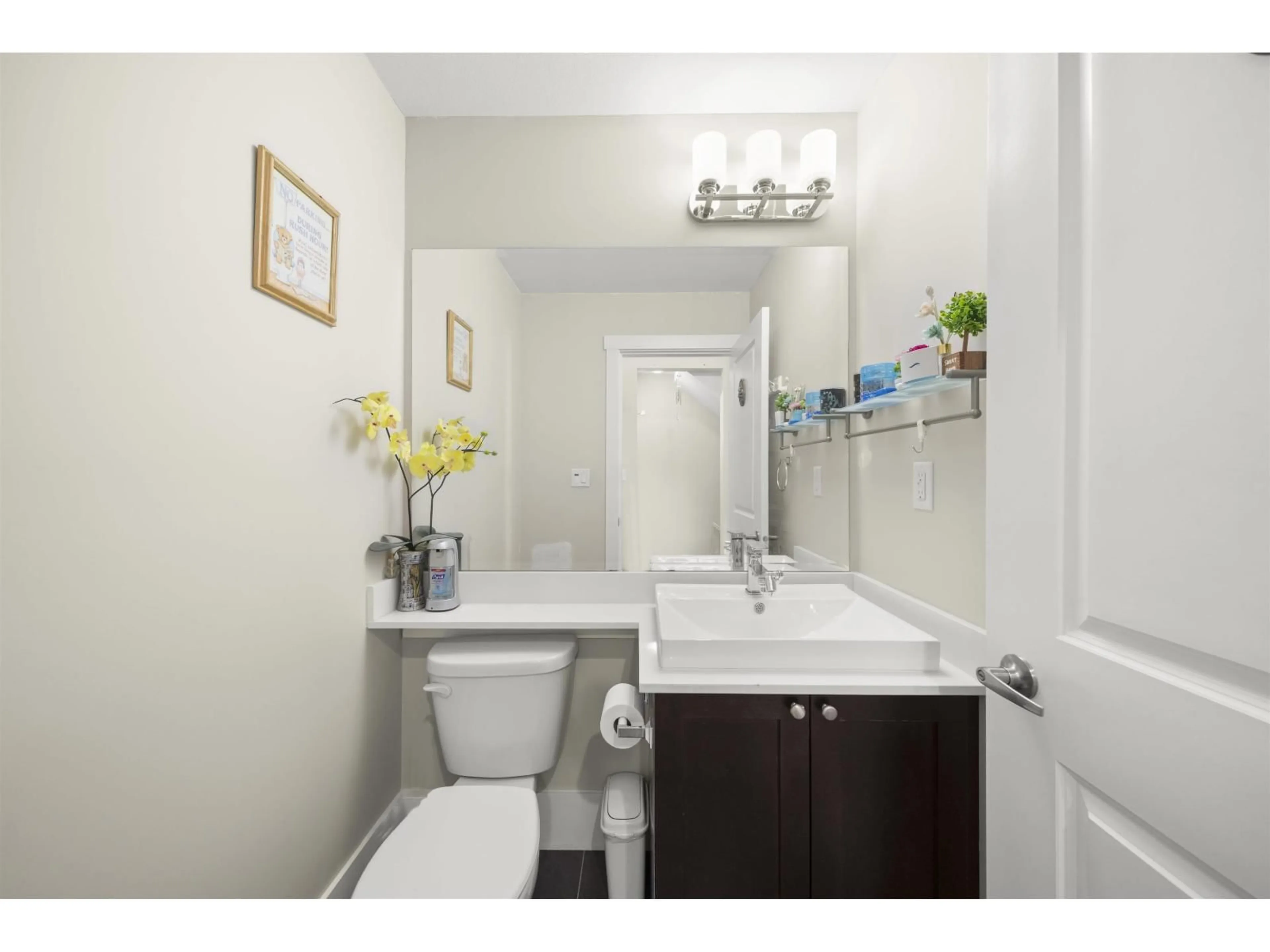 Standard bathroom, unknown for 4 - 19752 55A, Langley British Columbia V3A3X2