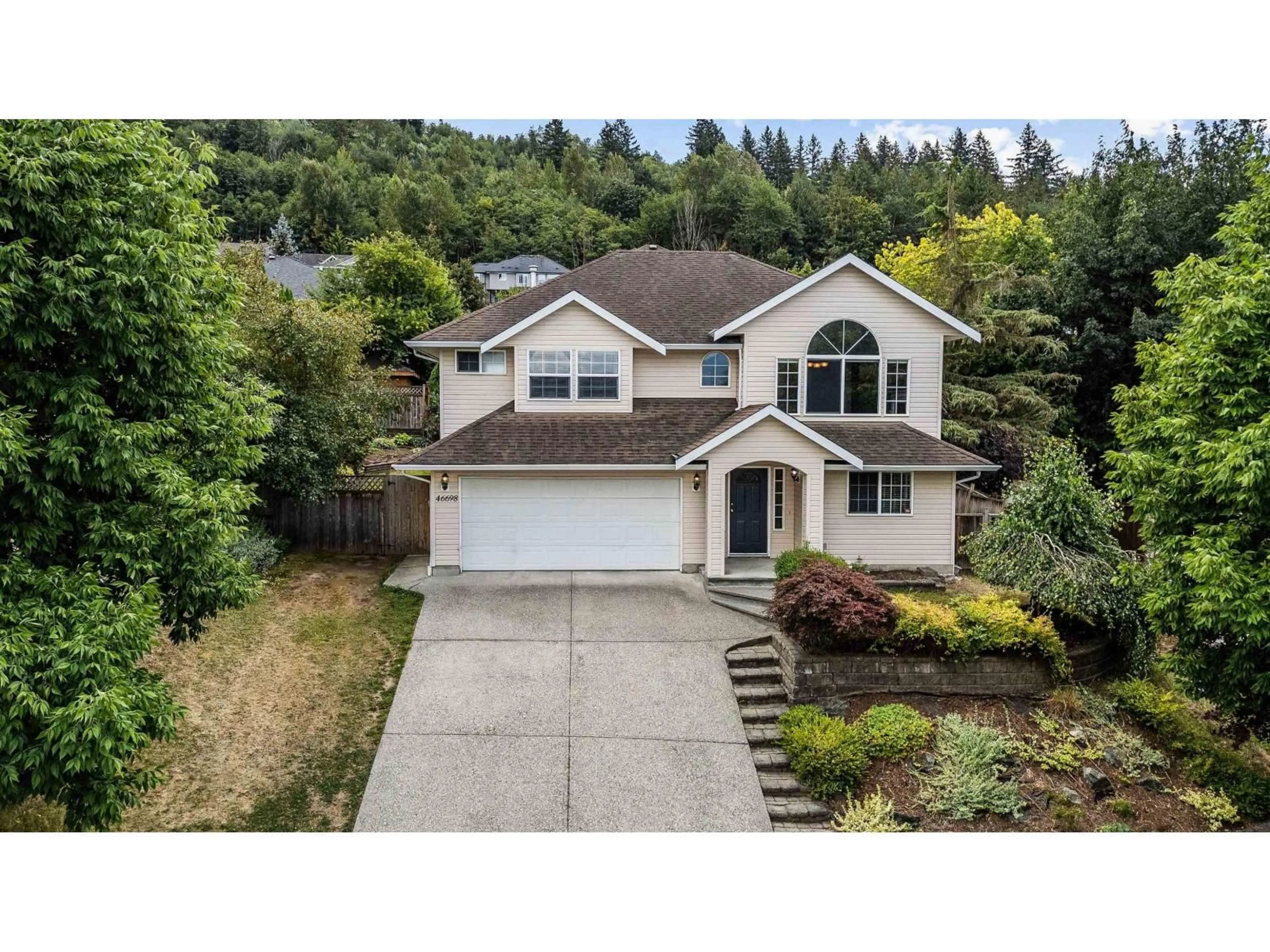 A pic from outside/outdoor area/front of a property/back of a property/a pic from drone, unknown for 46698 SYLVAN DRIVE, Chilliwack British Columbia V2R4E9