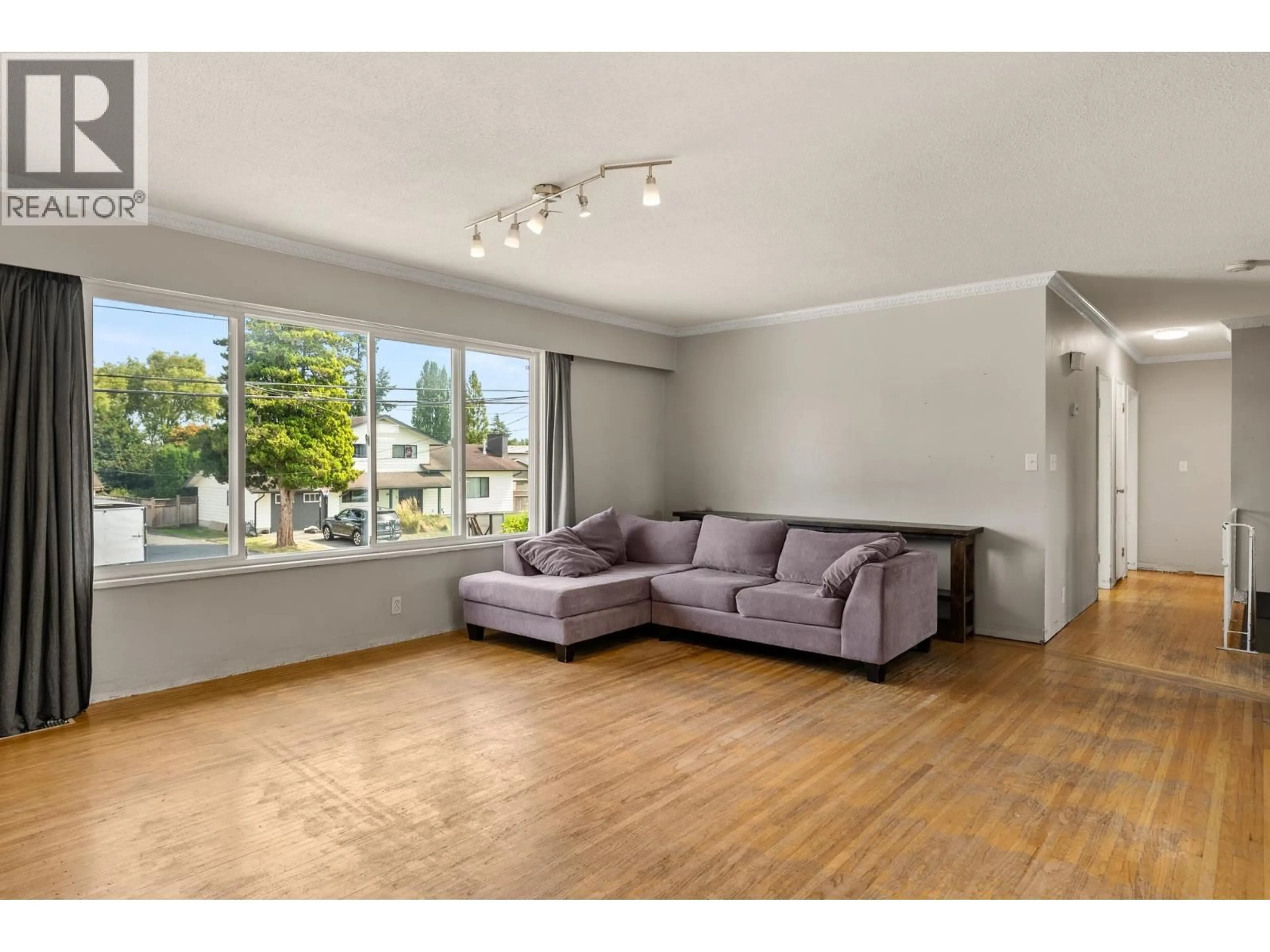 Living room with furniture, unknown for 4903 58 STREET, Delta British Columbia V4K3H4