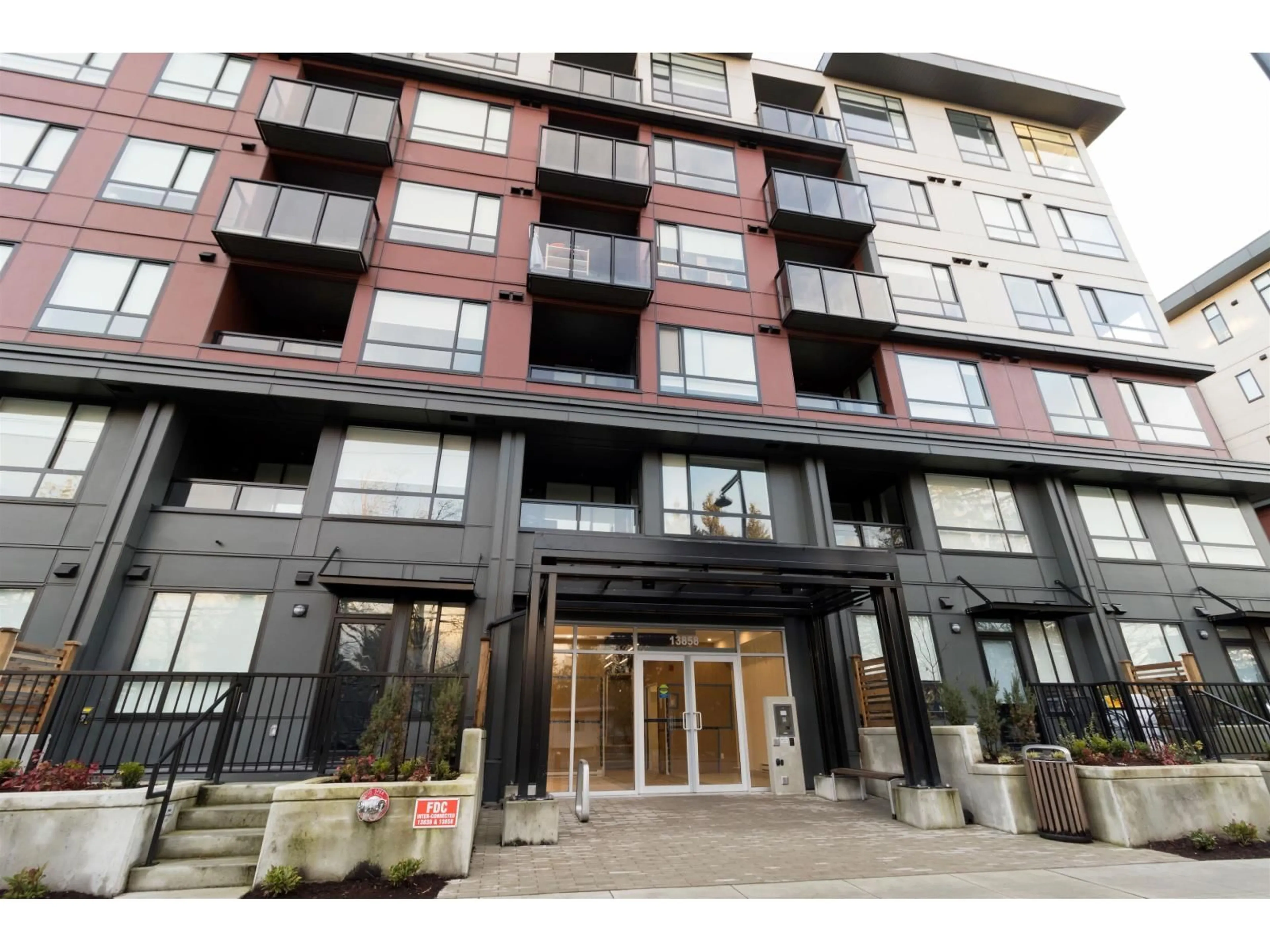 Indoor foyer for 201 - 13838 108, Surrey British Columbia V3T0T8