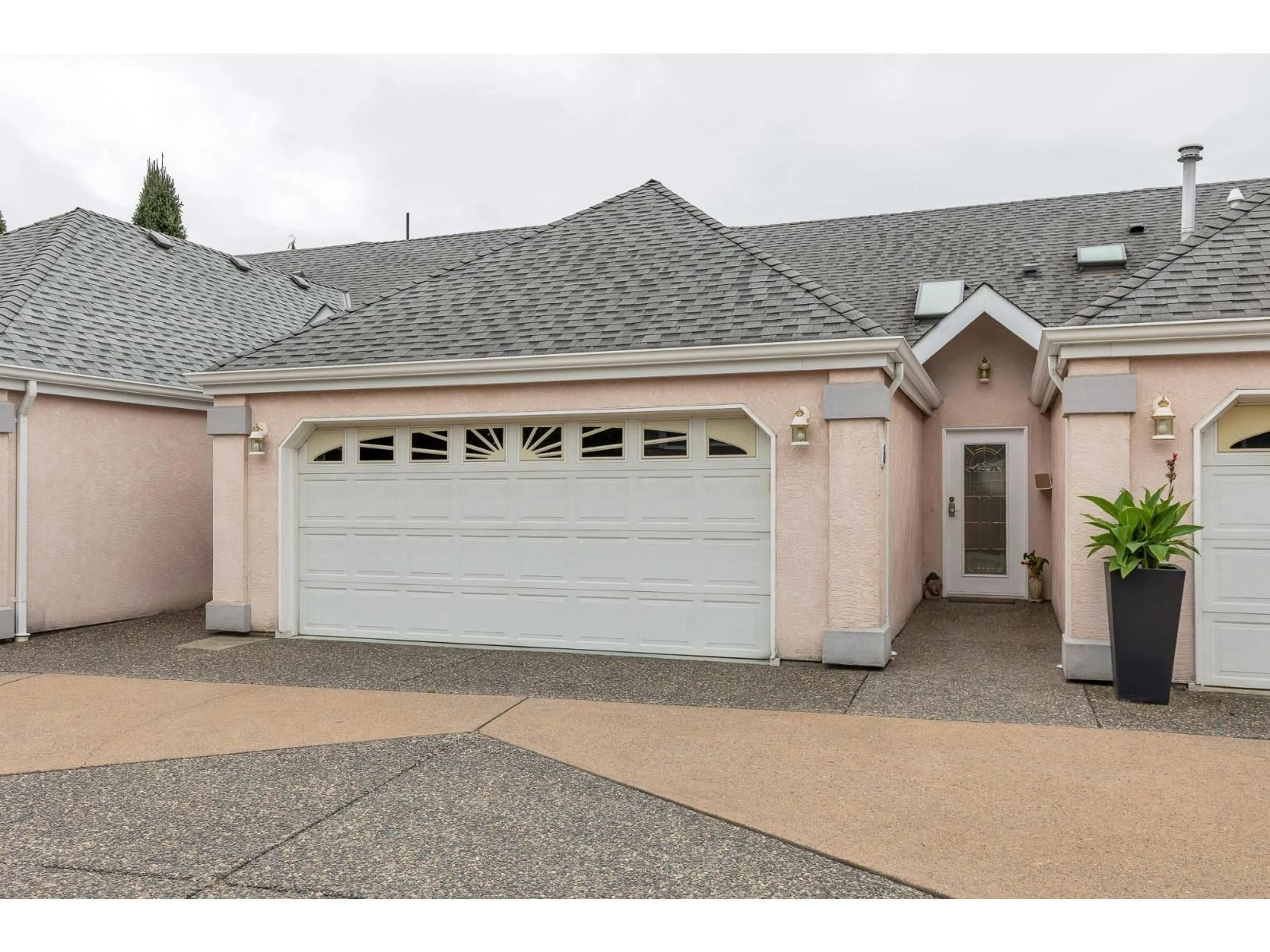 Indoor garage for 3 - 9574 WOODBINE STREET, Chilliwack British Columbia V2P5S4