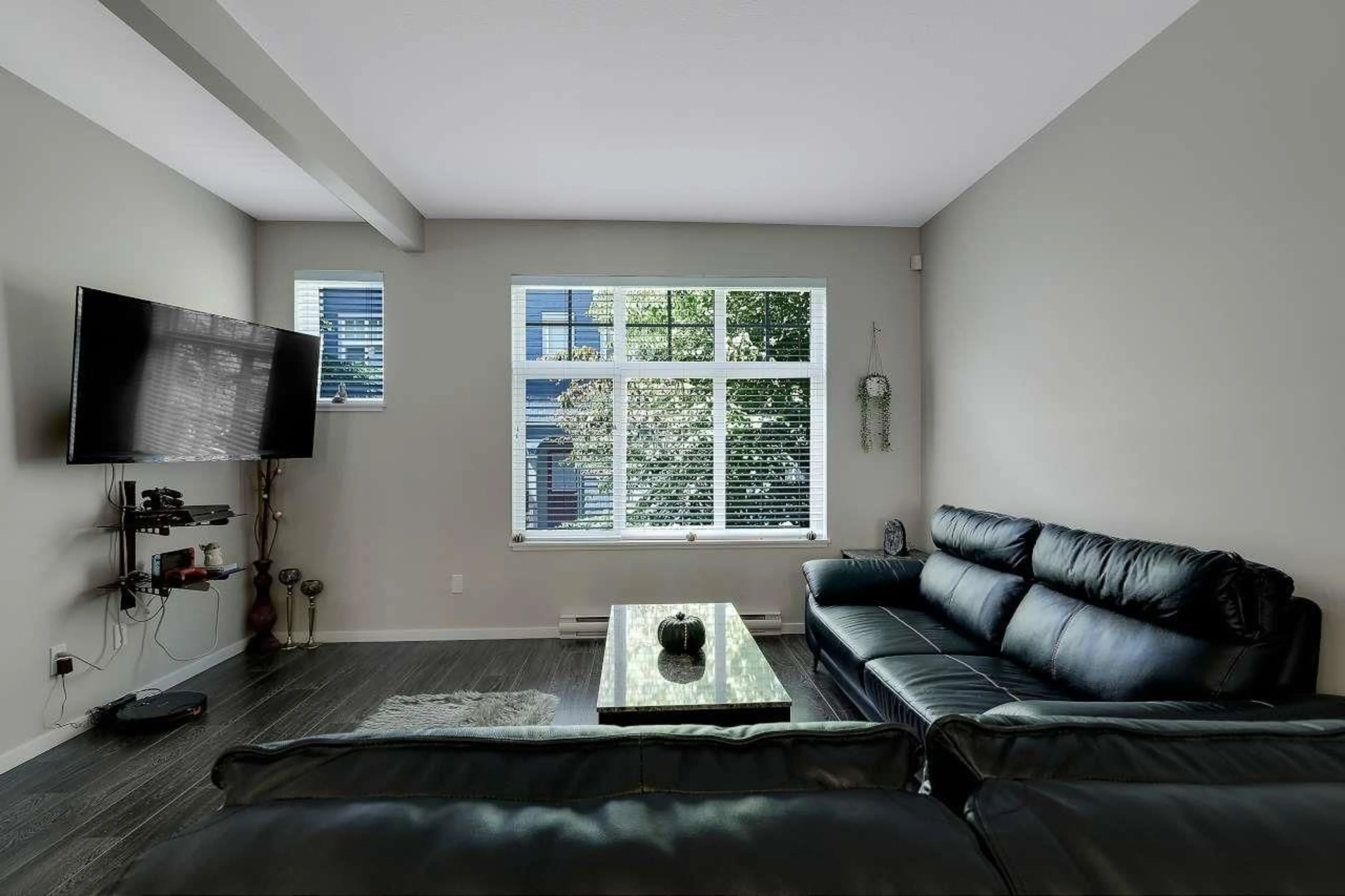 Living room with furniture, unknown for 51 - 5858 142, Surrey British Columbia V3X0H2