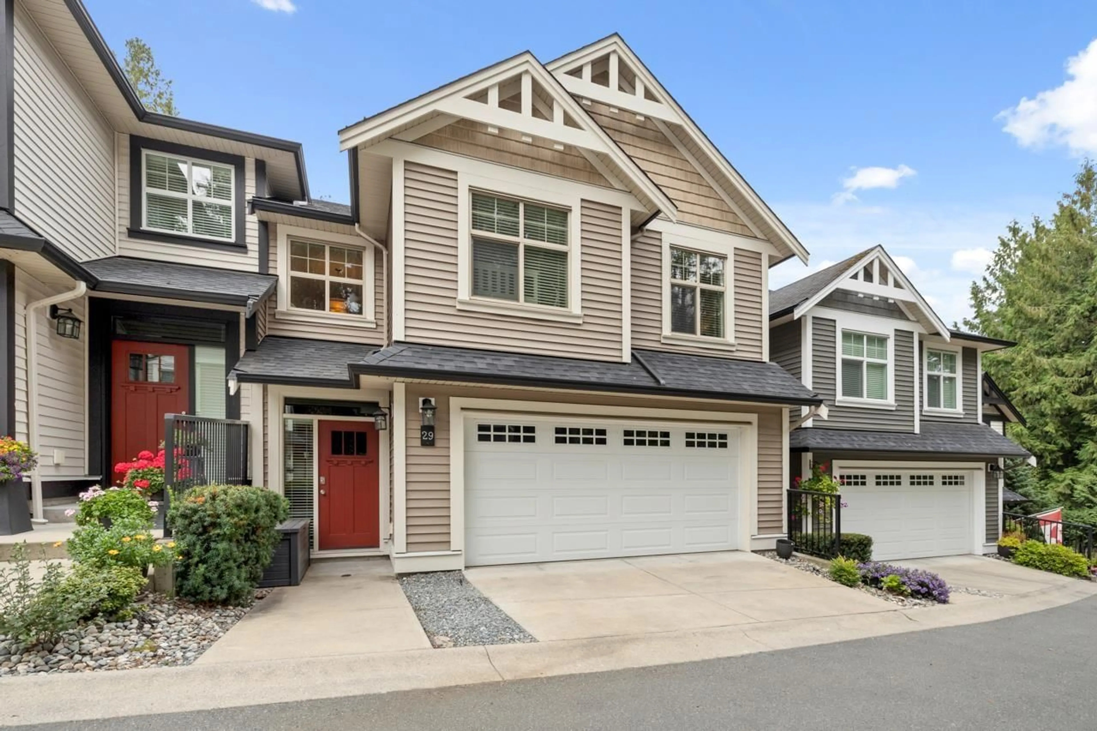 Home with vinyl exterior material, street for 29 - 35298 MARSHALL, Abbotsford British Columbia V3G0E2