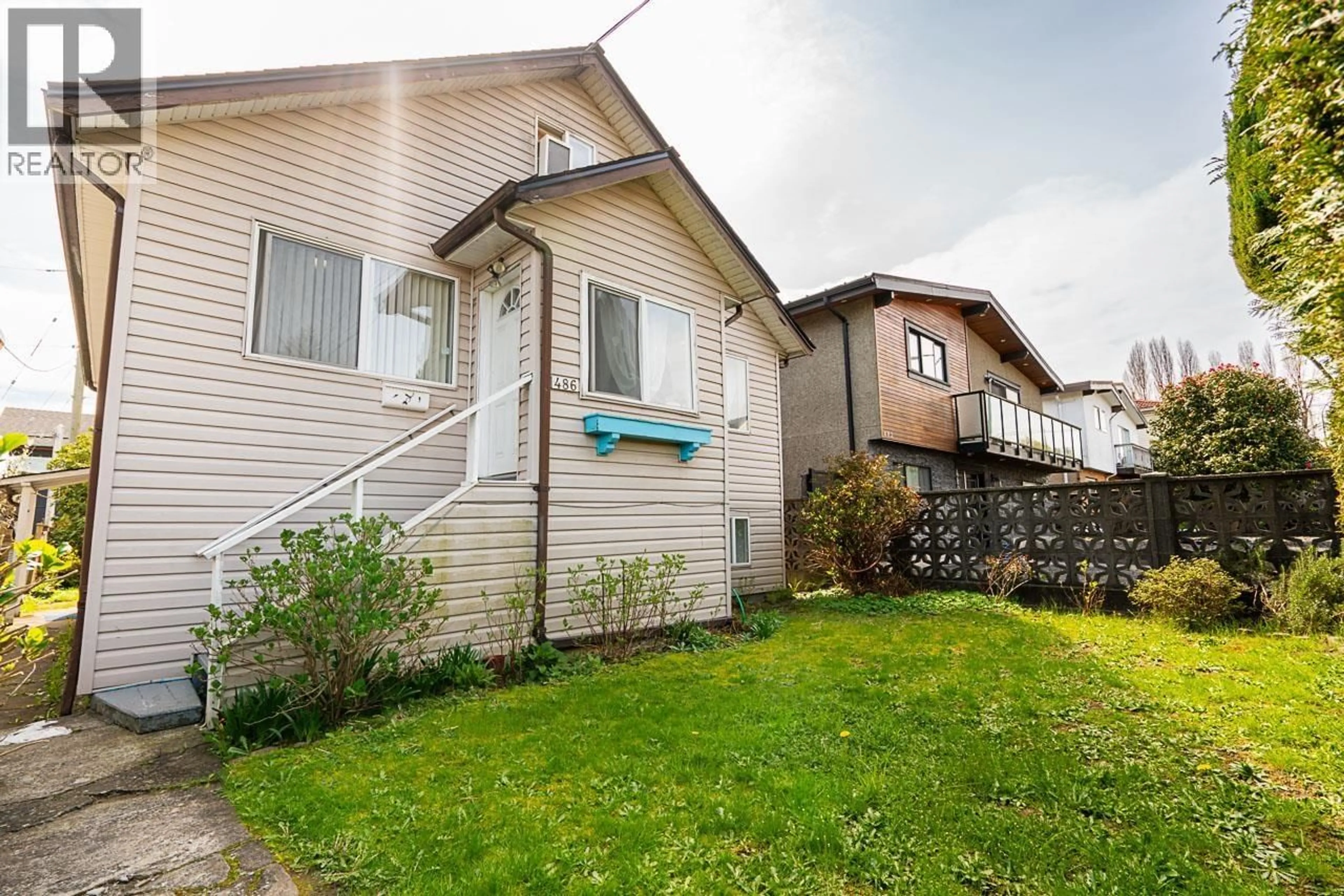 Unknown for 486 KING EDWARD AVENUE, Vancouver British Columbia V5V2C8