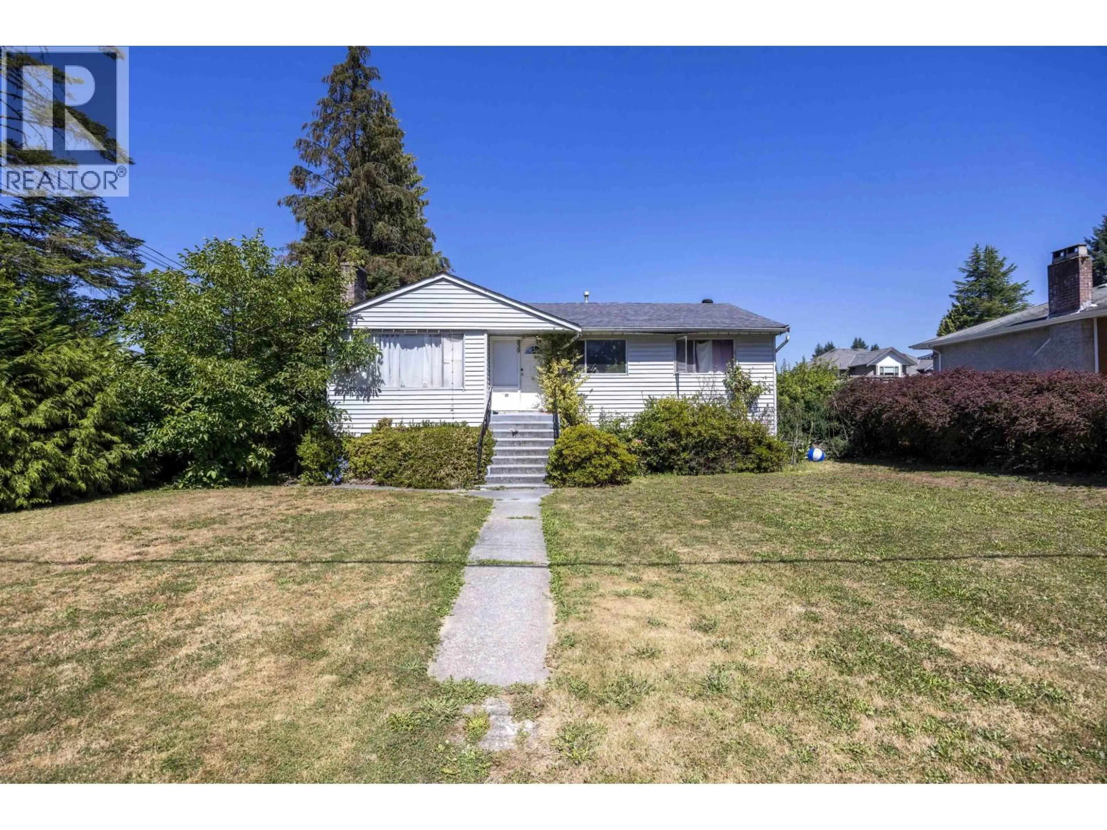 A pic from outside/outdoor area/front of a property/back of a property/a pic from drone, street for 839 REGAN AVENUE, Coquitlam British Columbia V3J3B1