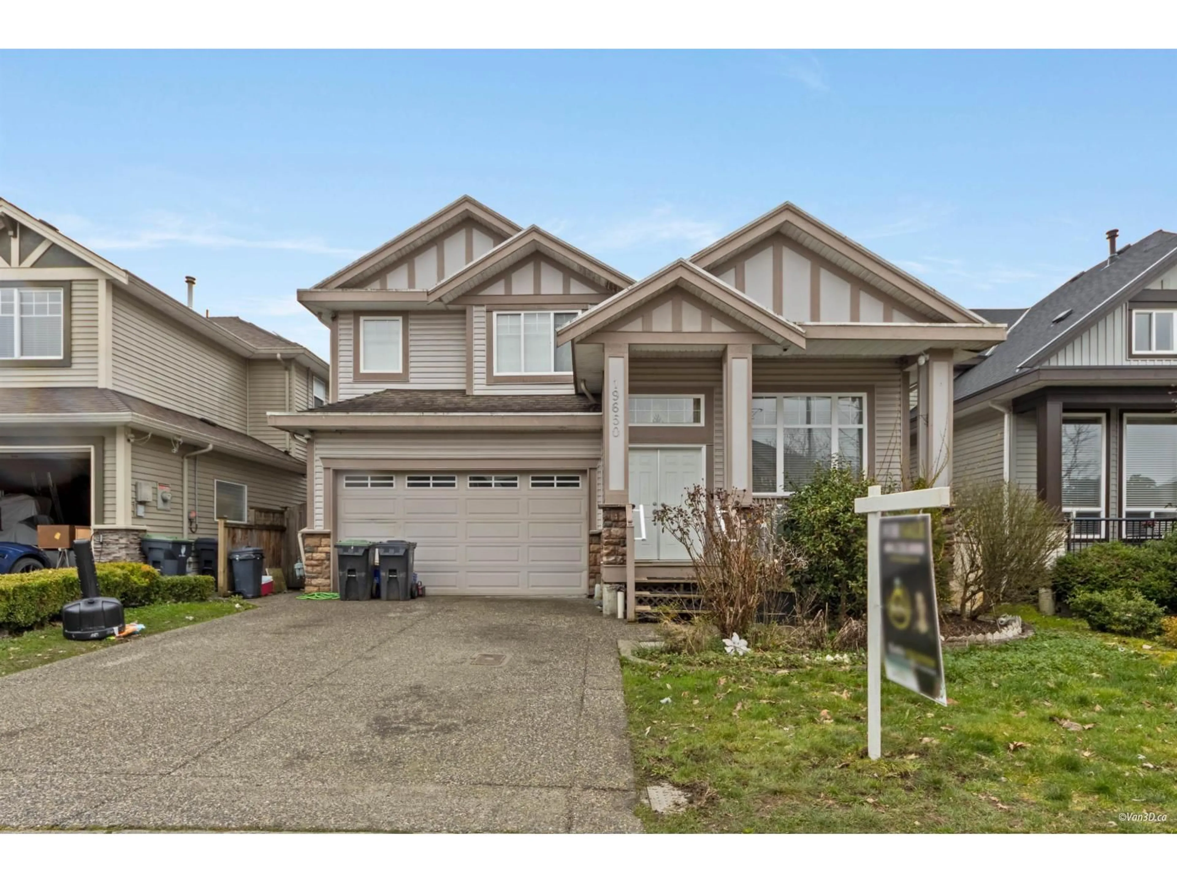 Home with vinyl exterior material, street for 19650 73A, Langley British Columbia V2Y3C4