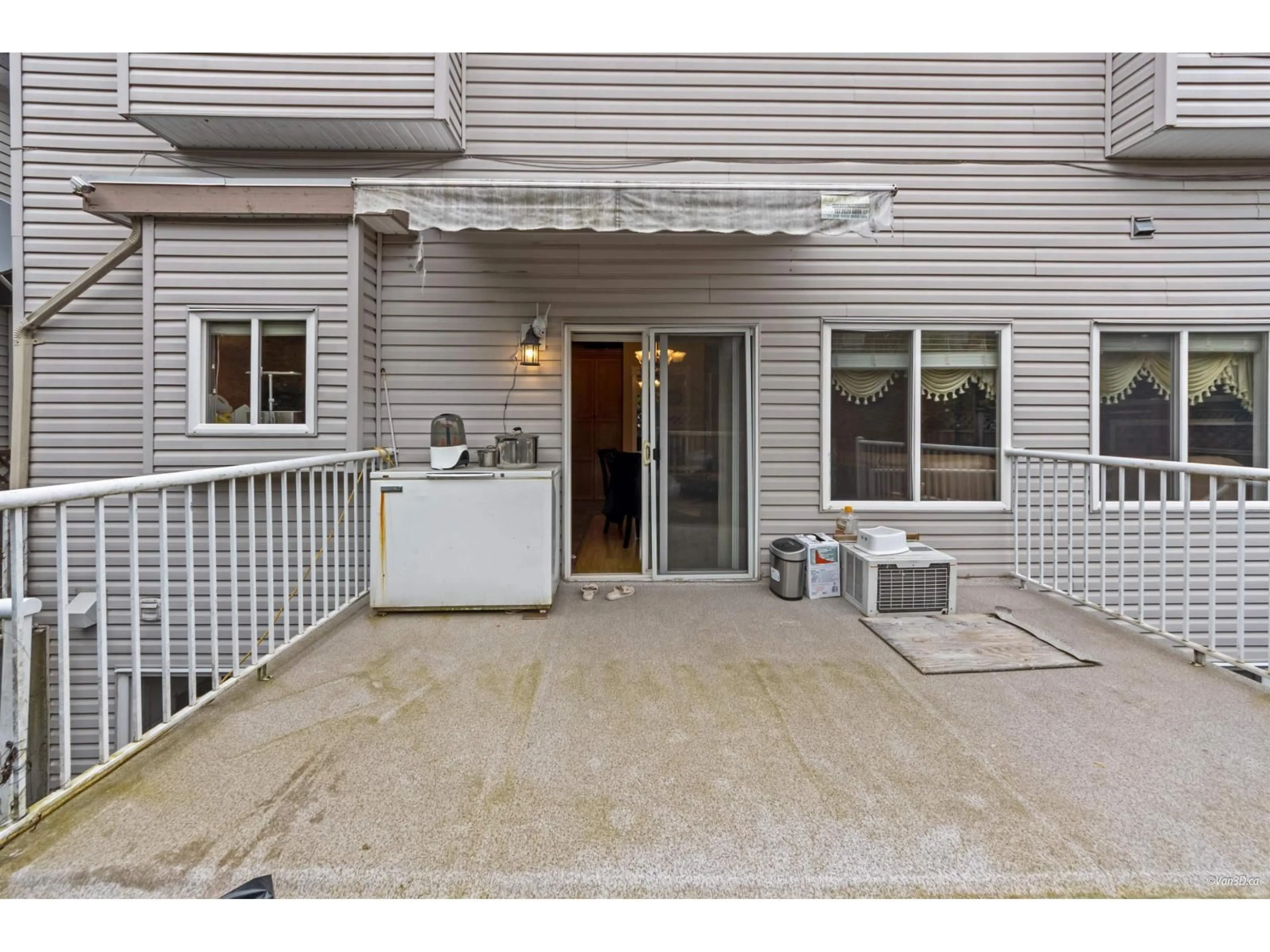 Patio, street for 19650 73A, Langley British Columbia V2Y3C4