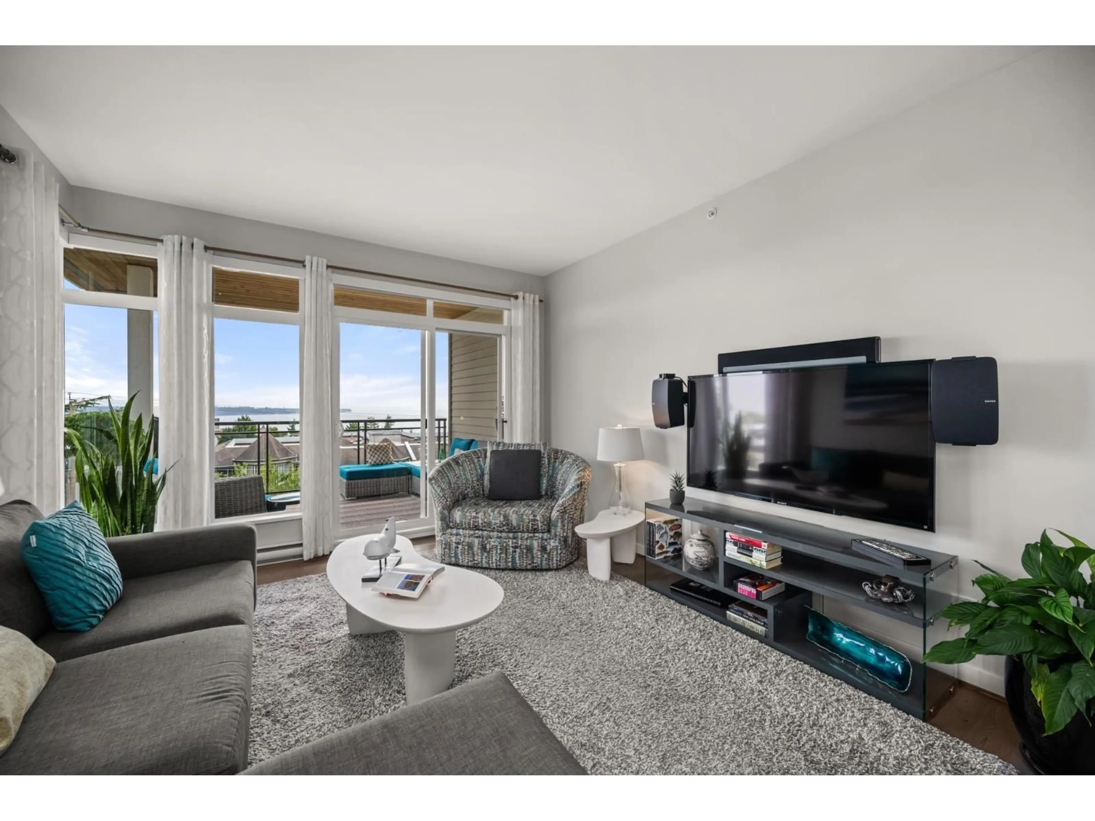 Living room with furniture, unknown for PH2 - 1333 WINTER, White Rock British Columbia V4B3Y2