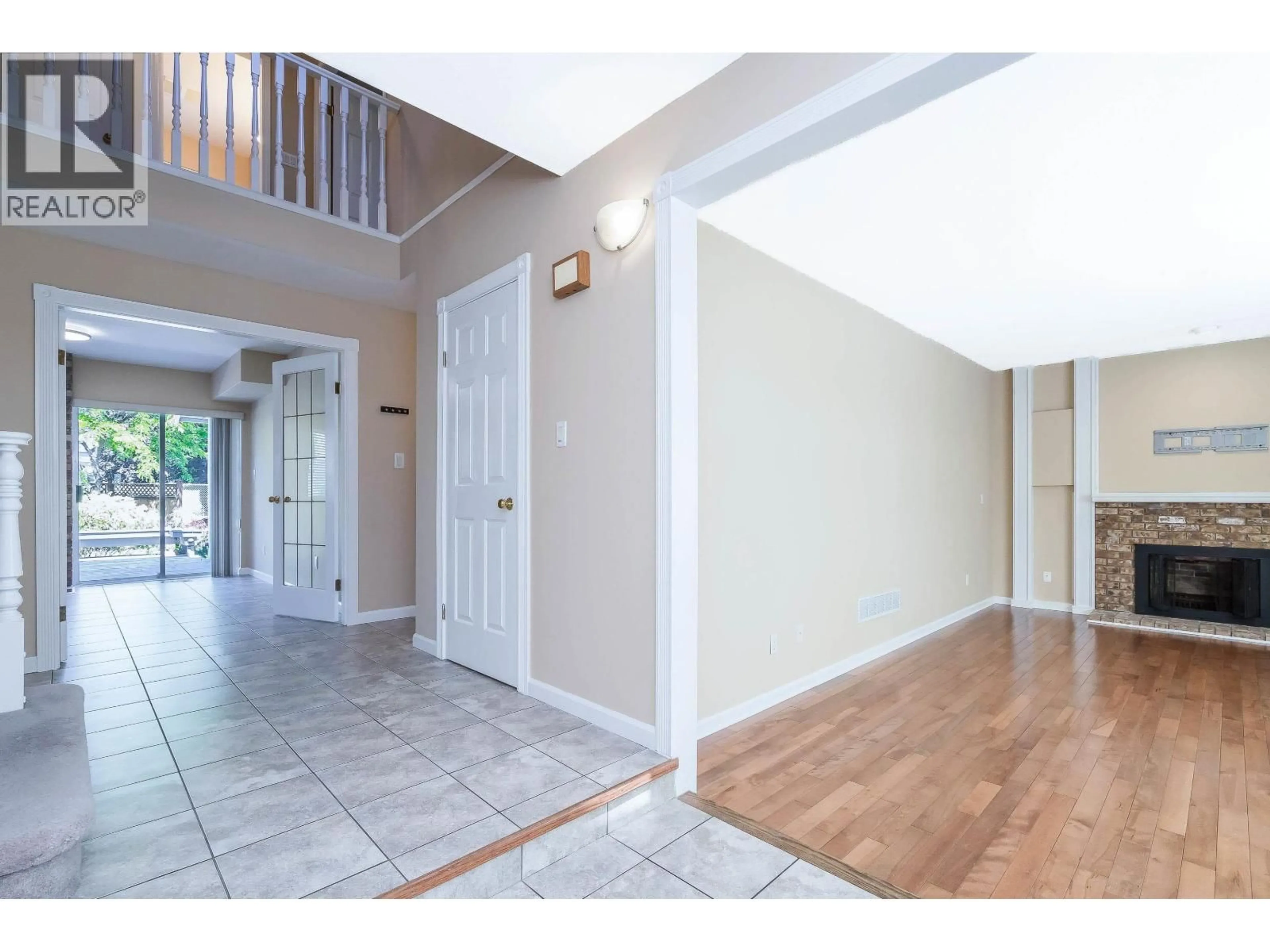 Indoor entryway for 915 CITADEL DRIVE, Port Coquitlam British Columbia V3C5J2