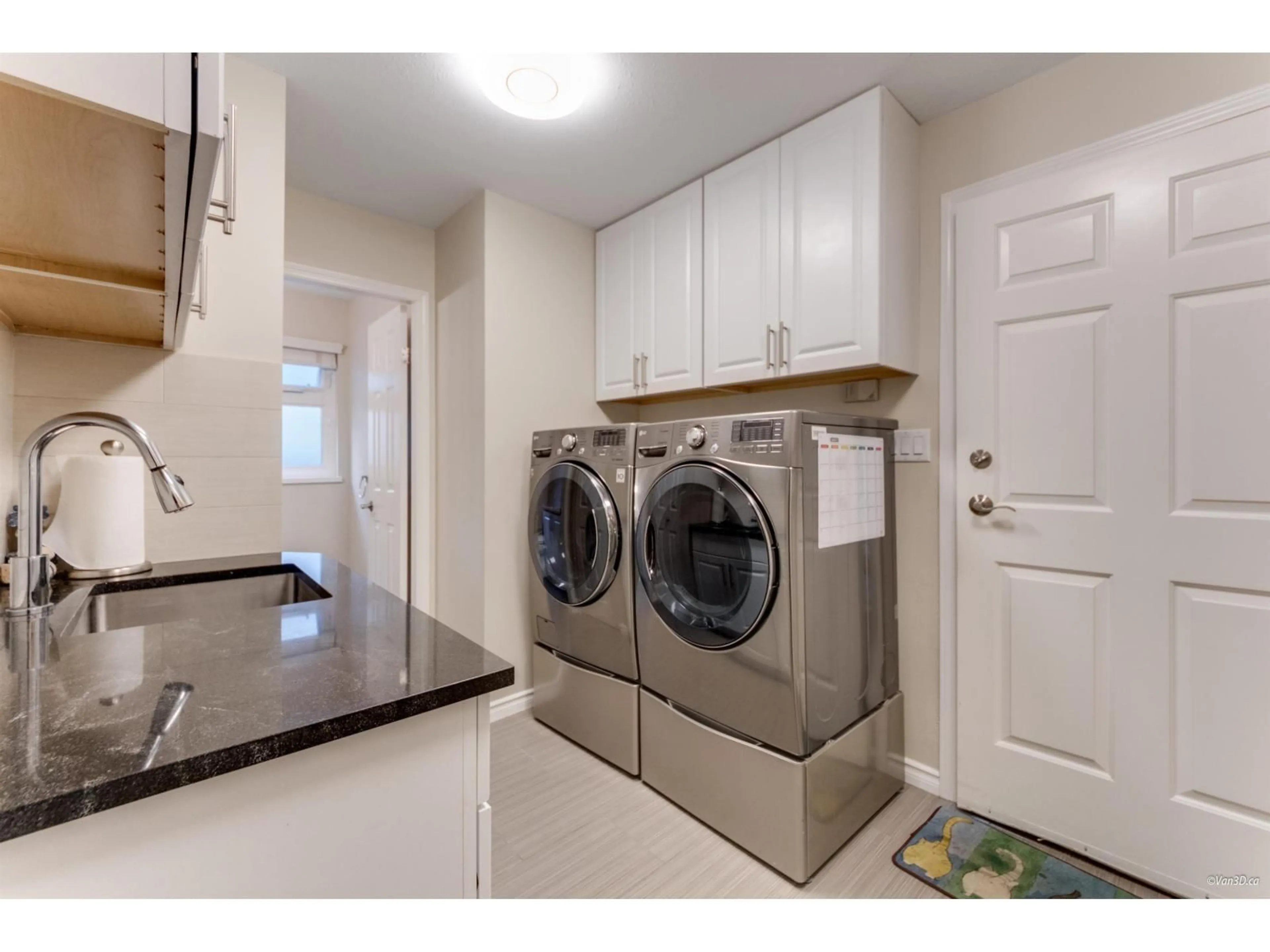Laundry room for 14854 21, Surrey British Columbia V4A8L6
