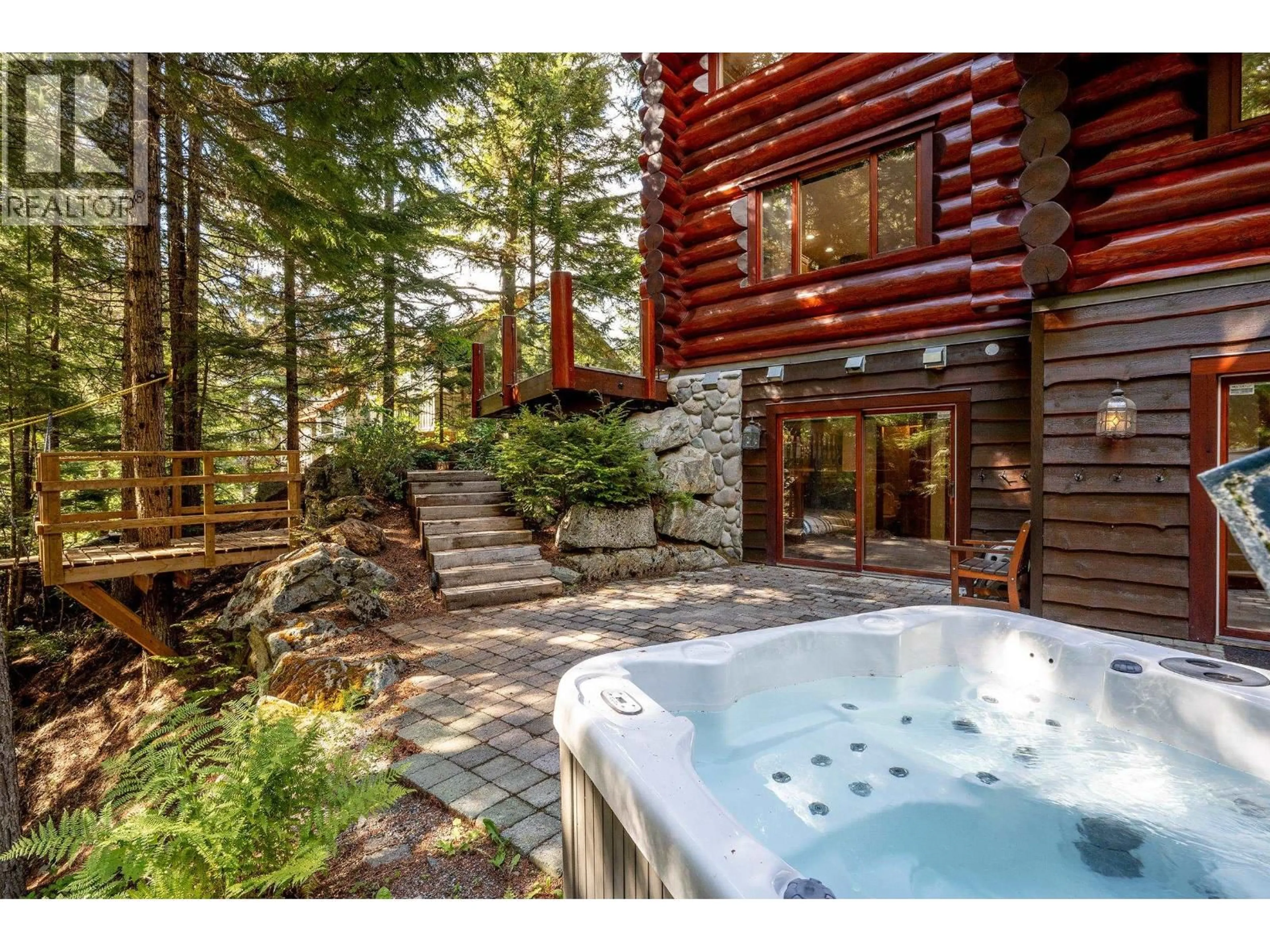 Contemporary bathroom, unknown for 3806 SUNRIDGE PLACE, Whistler British Columbia V8E0W1