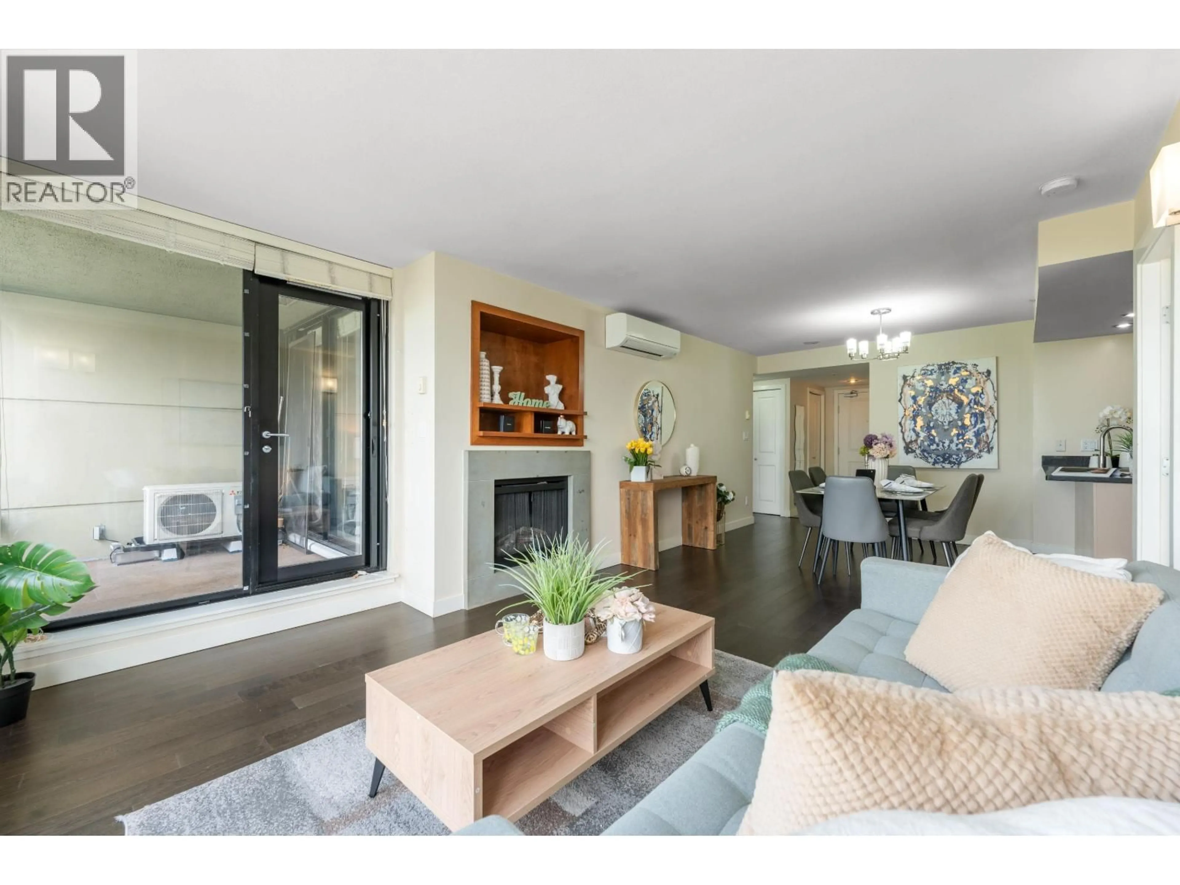 Living room with furniture, unknown for 1501 - 9133 HEMLOCK DRIVE, Richmond British Columbia V6Y4J9