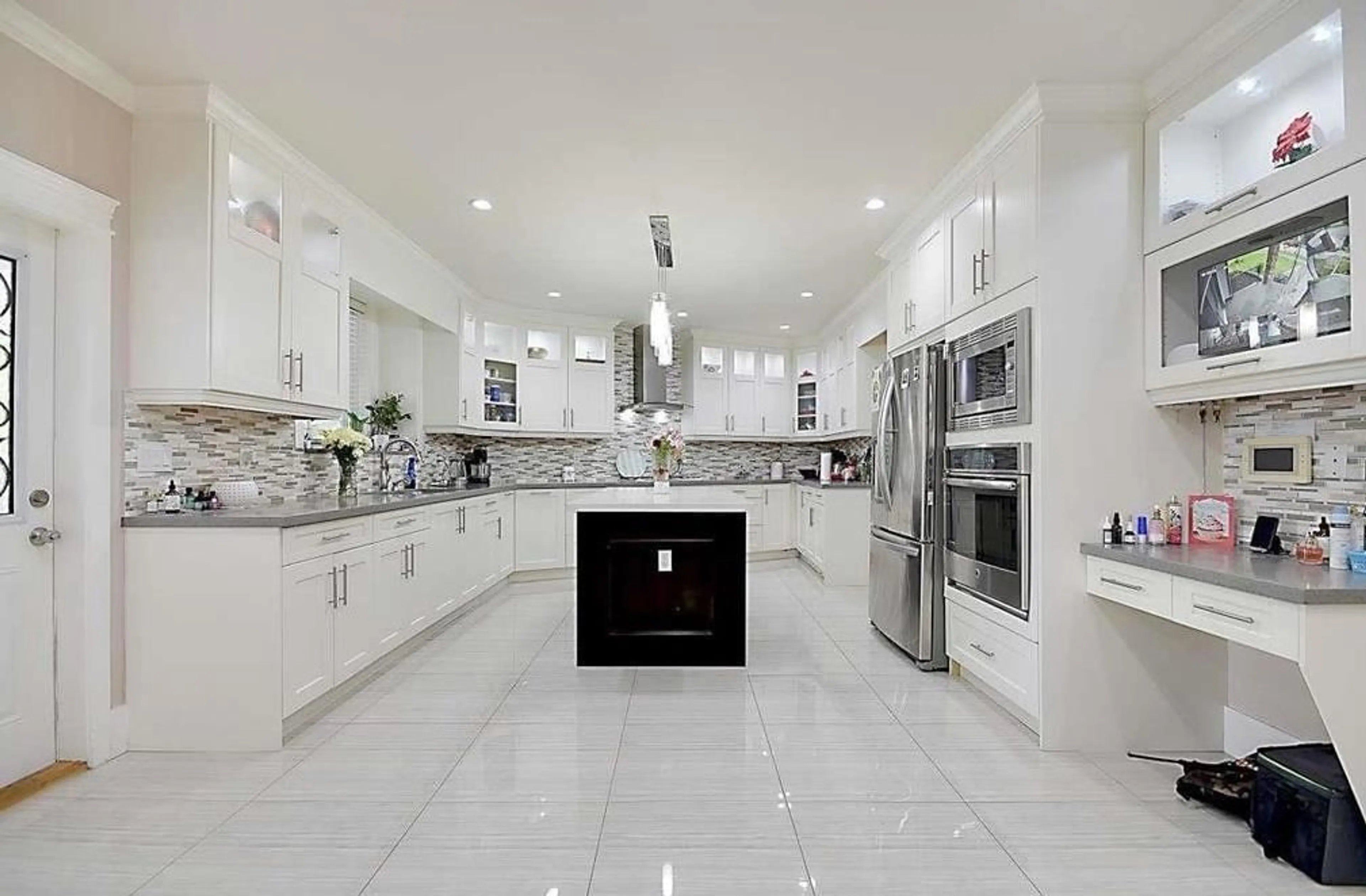 Contemporary kitchen, ceramic/tile floor for 7893 147A, Surrey British Columbia V3S2T8