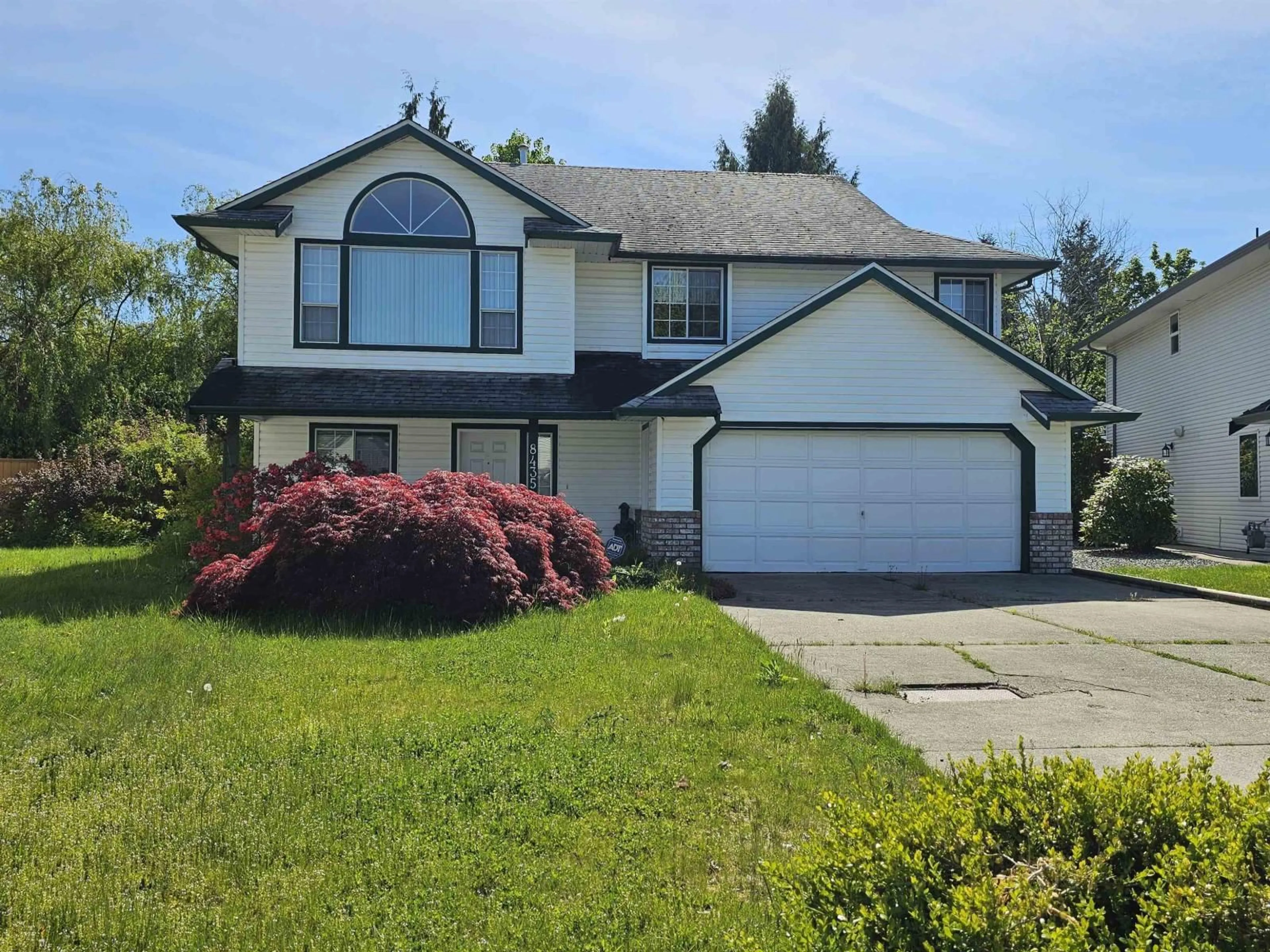 Home with vinyl exterior material, street for 8435 COX, Mission British Columbia V2V6V3