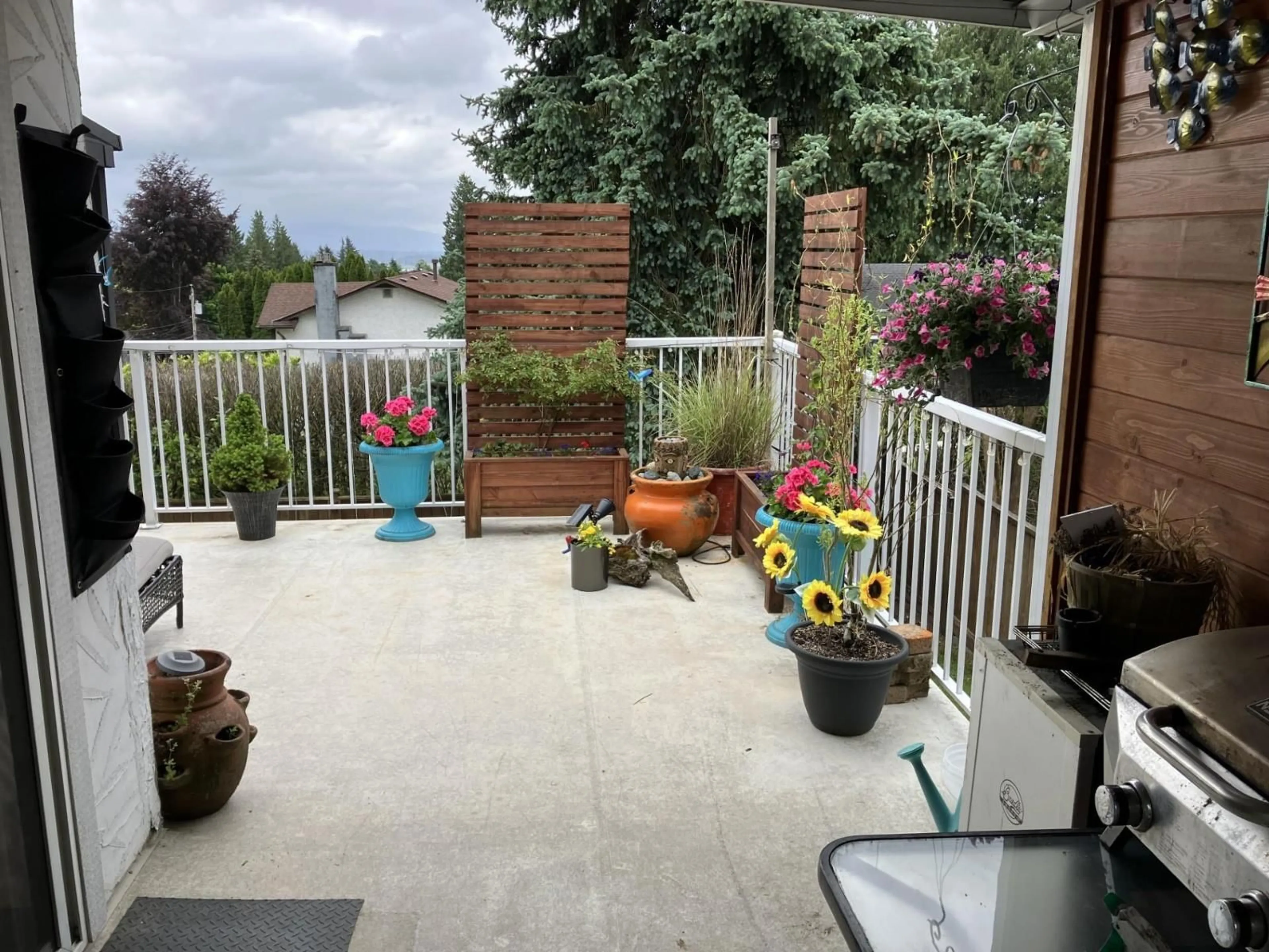 Patio, mountain view for 8119 BROWN, Mission British Columbia V2V4W2