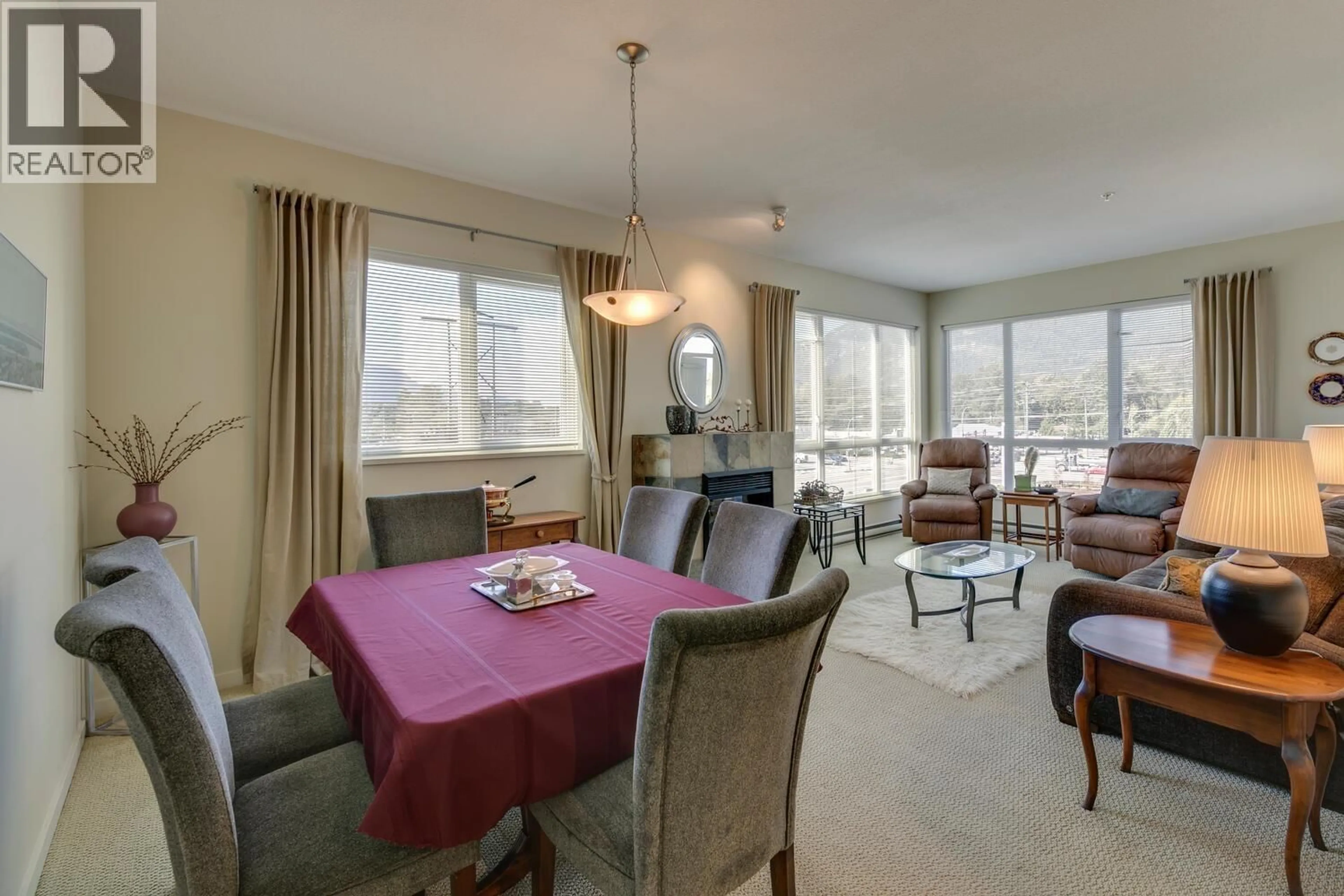 Dining room, unknown for 301 - 40437 TANTALUS ROAD, Squamish British Columbia V8B0A9
