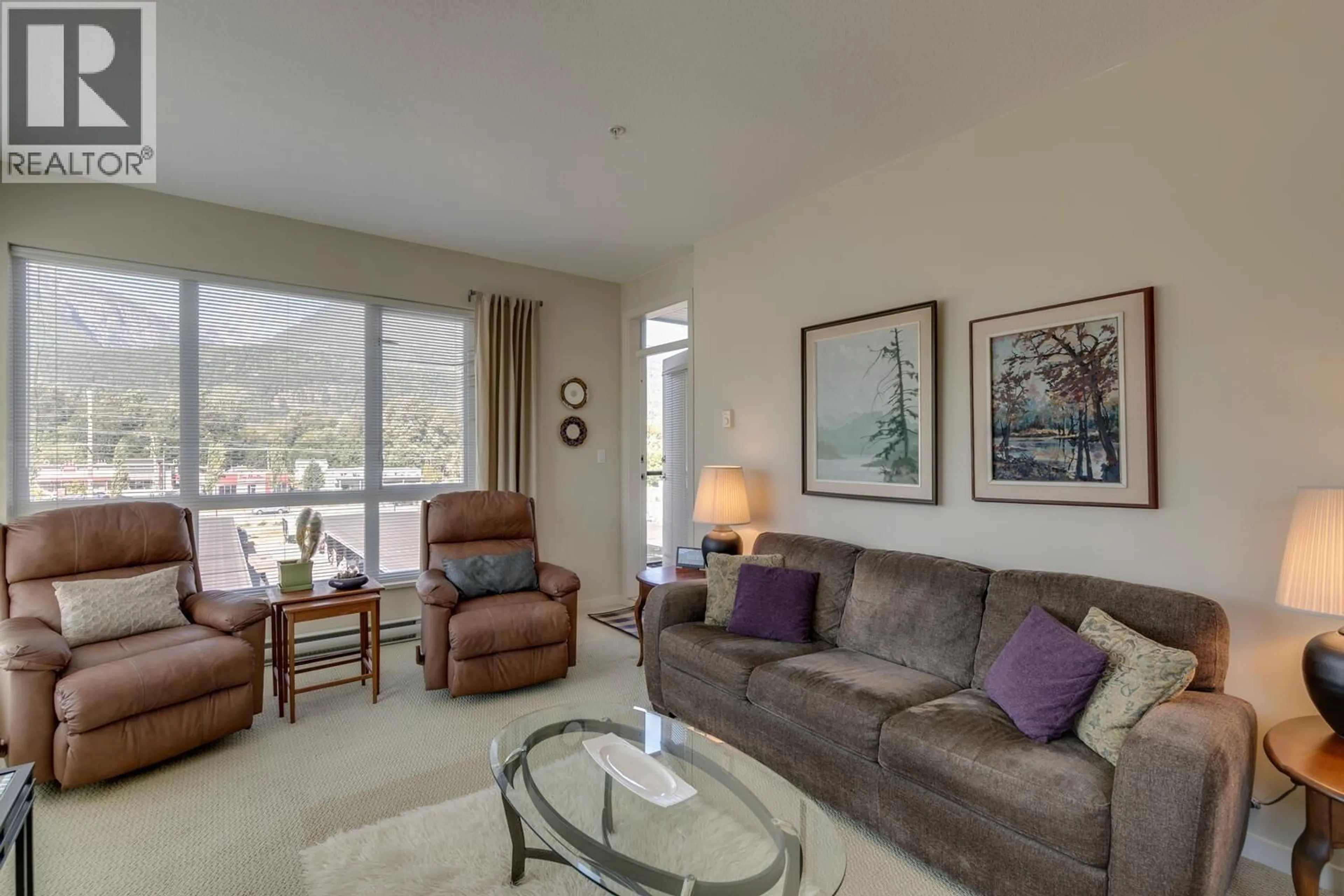 Living room with furniture, unknown for 301 - 40437 TANTALUS ROAD, Squamish British Columbia V8B0A9
