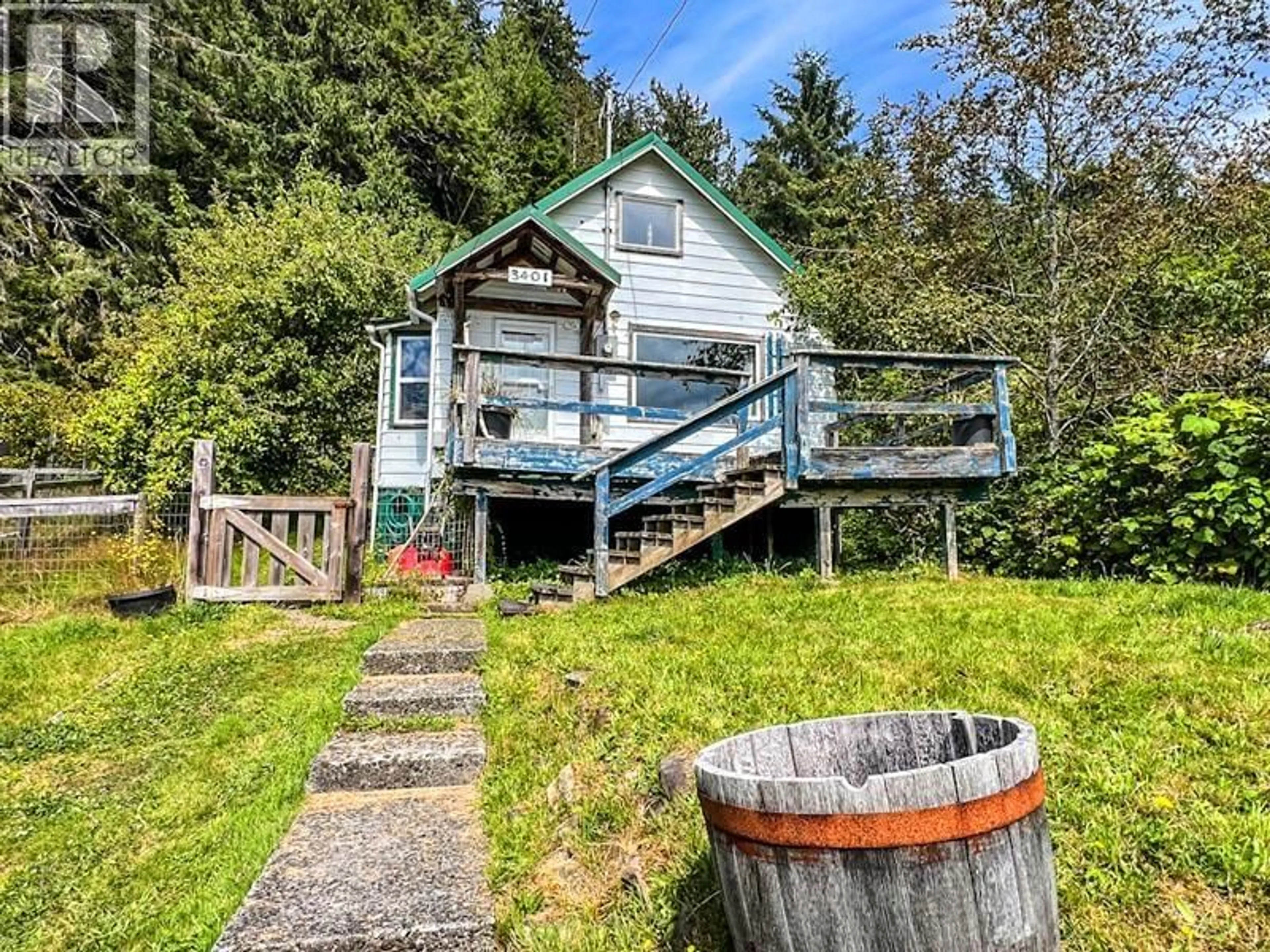 Shed for 3401 OCEANVIEW DRIVE, Daajing Giids City British Columbia V0T1S0