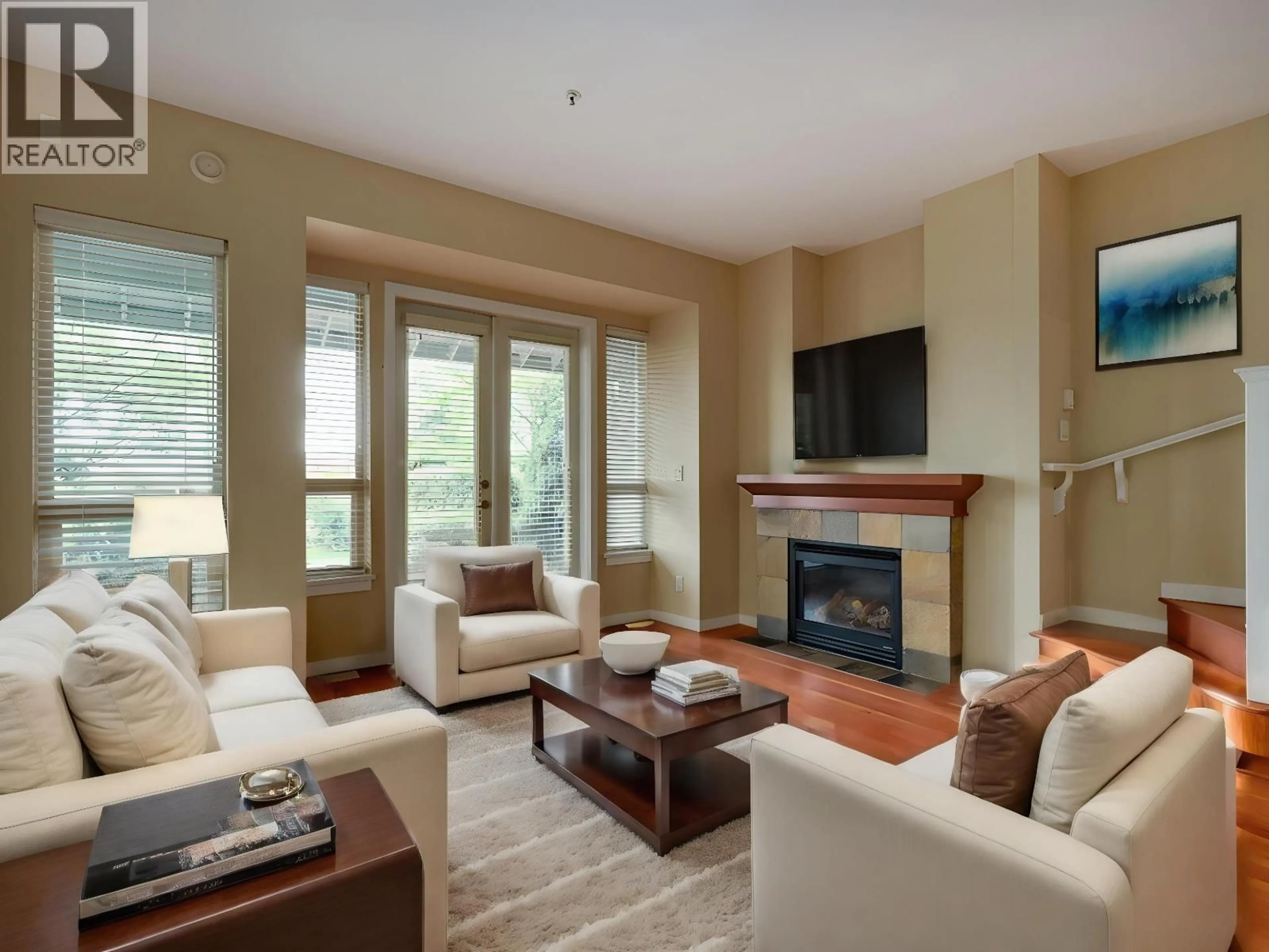 Living room with furniture, unknown for 125 - 250 SALTER STREET, New Westminster British Columbia V3M0B7