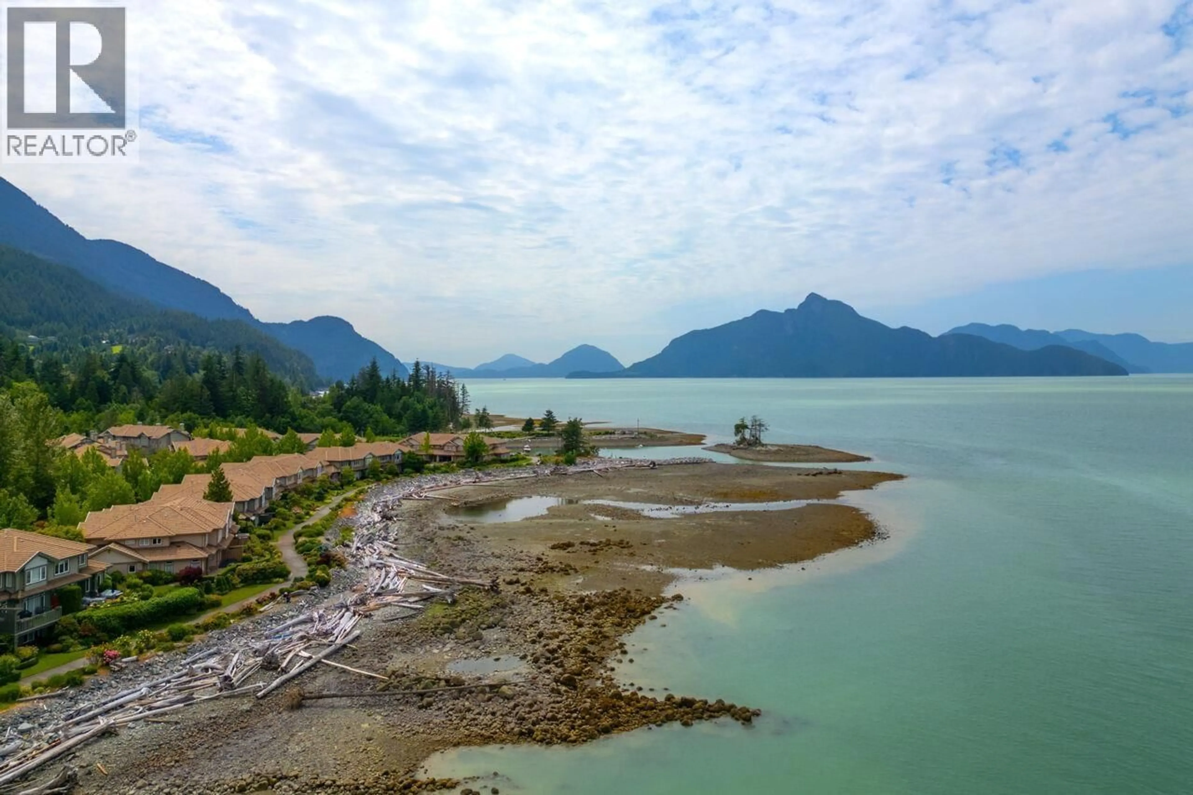 A pic from outside/outdoor area/front of a property/back of a property/a pic from drone, water/lake/river/ocean view for 17 BEACH DRIVE, West Vancouver British Columbia V8B1A2