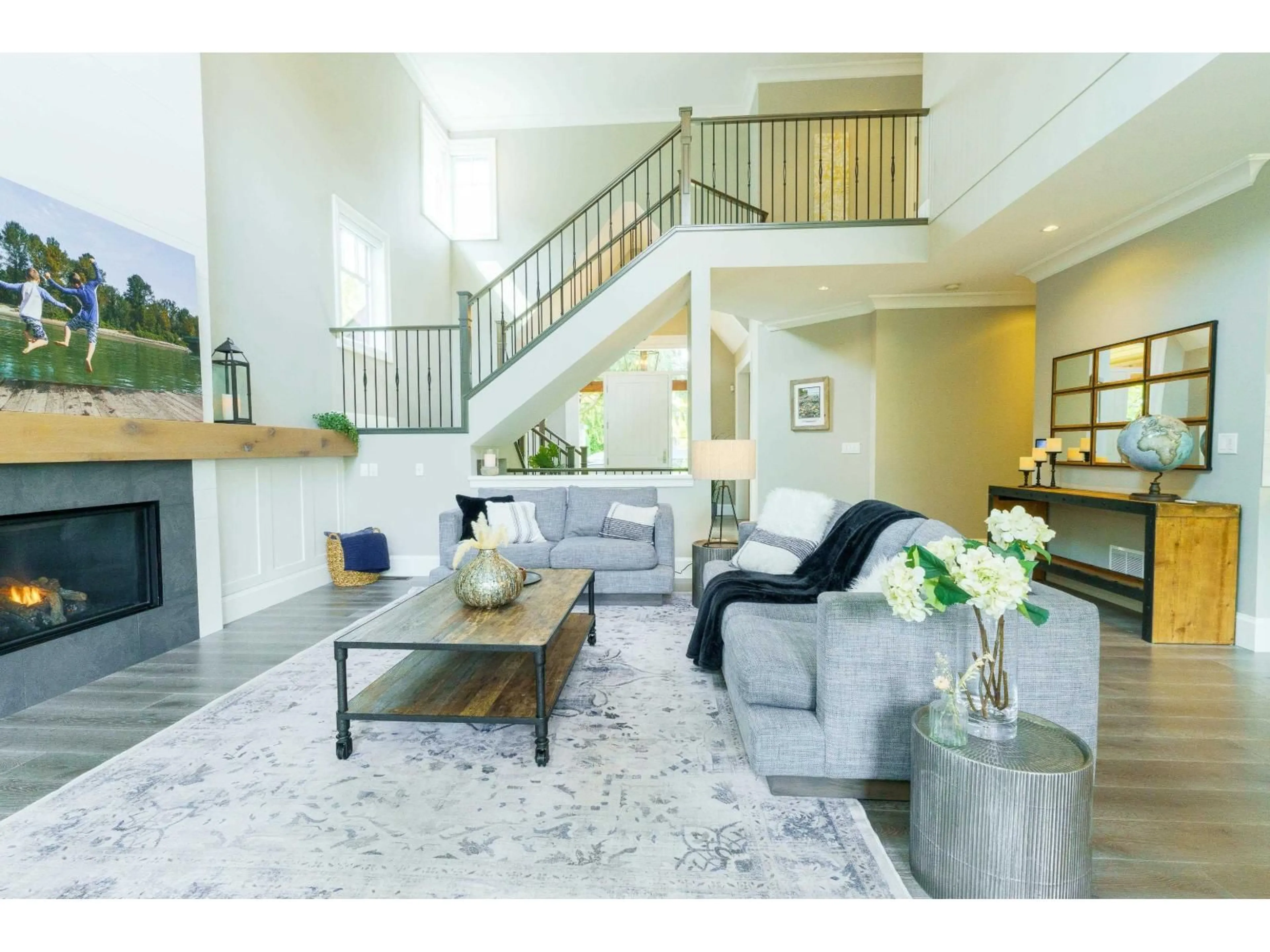 Living room with furniture, unknown for 8954 MACKIE, Langley British Columbia V1M2R5