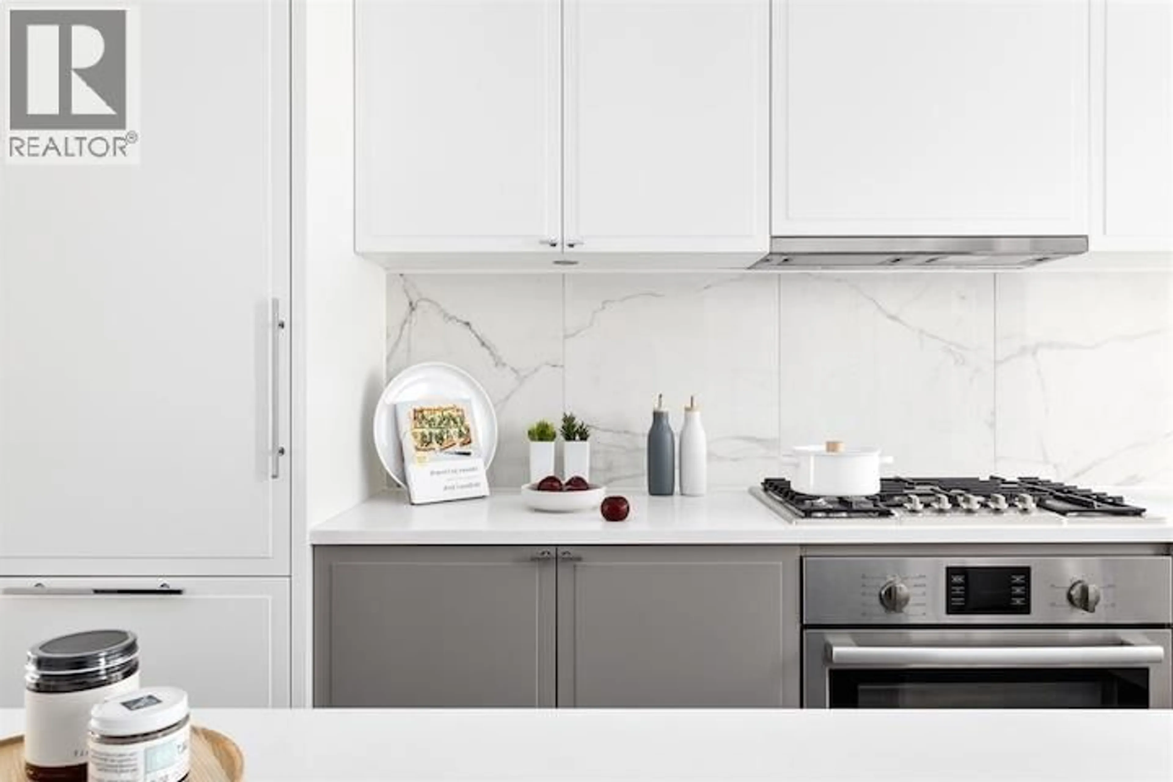 Contemporary kitchen, unknown for 7597 YUKON STREET, Vancouver British Columbia V5X2Y4