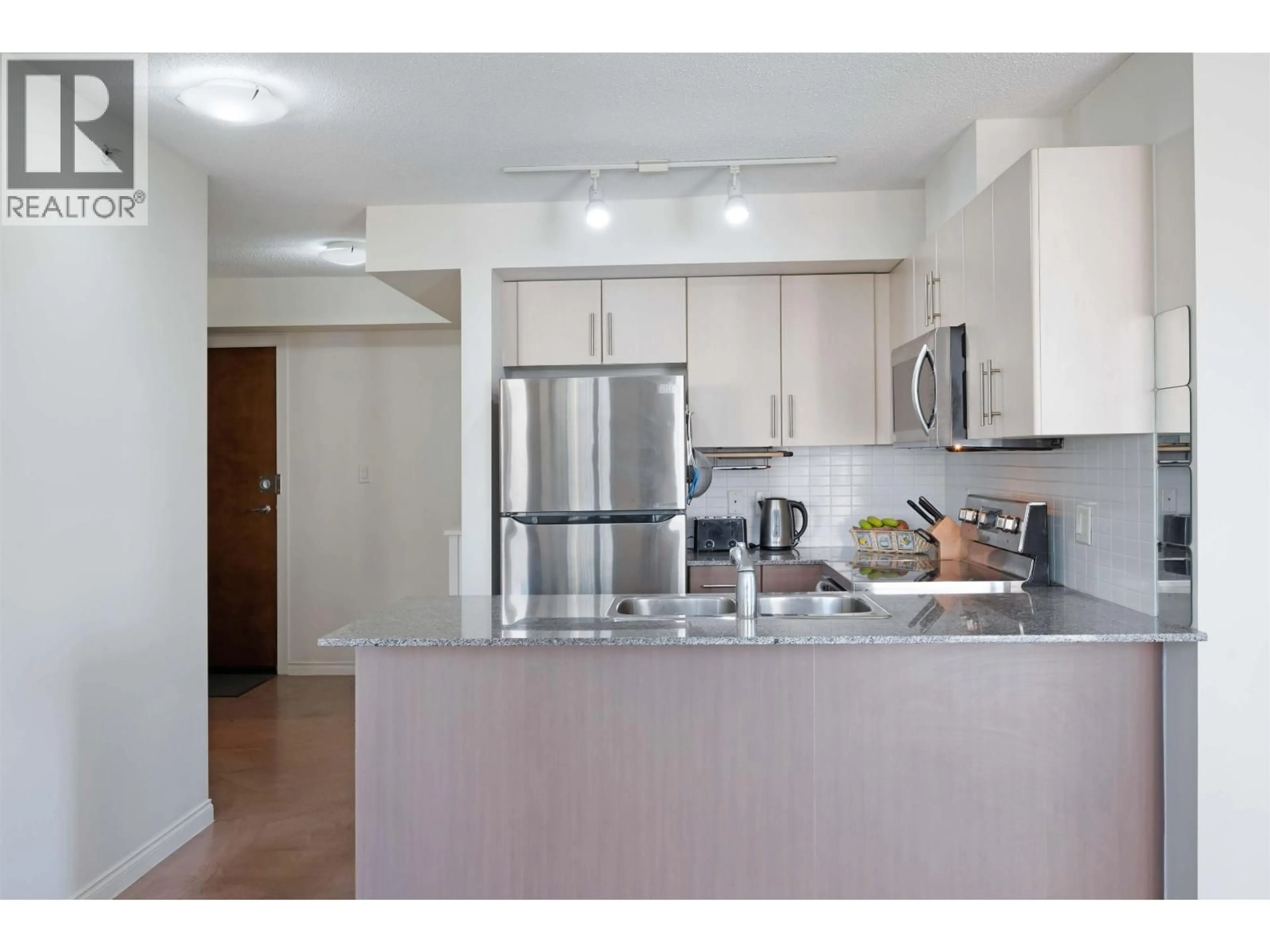 Standard kitchen, unknown for 802 - 550 TAYLOR STREET, Vancouver British Columbia V6B1R1