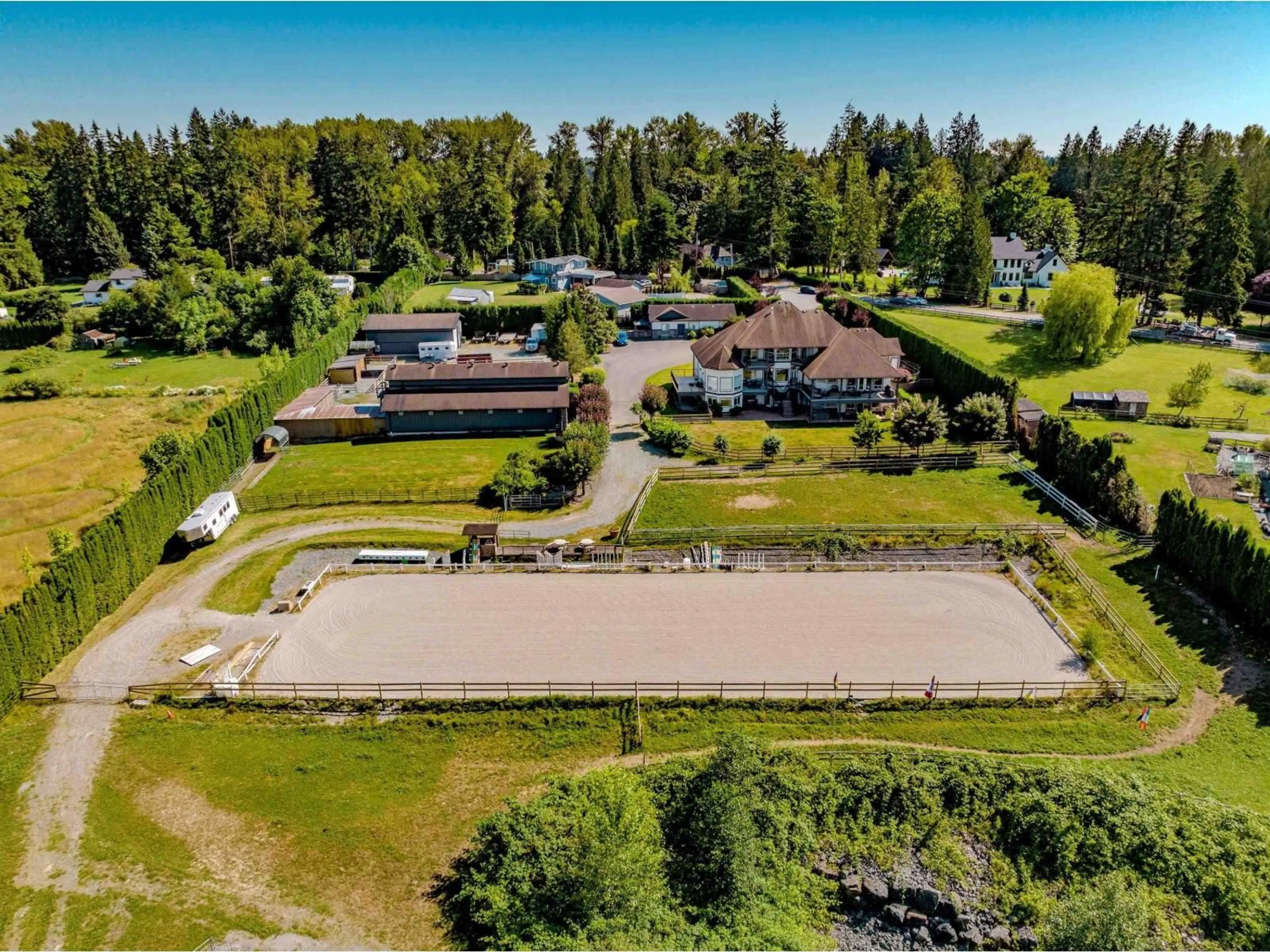 A pic from outside/outdoor area/front of a property/back of a property/a pic from drone, unknown for 25309 72, Langley British Columbia V4W1H7