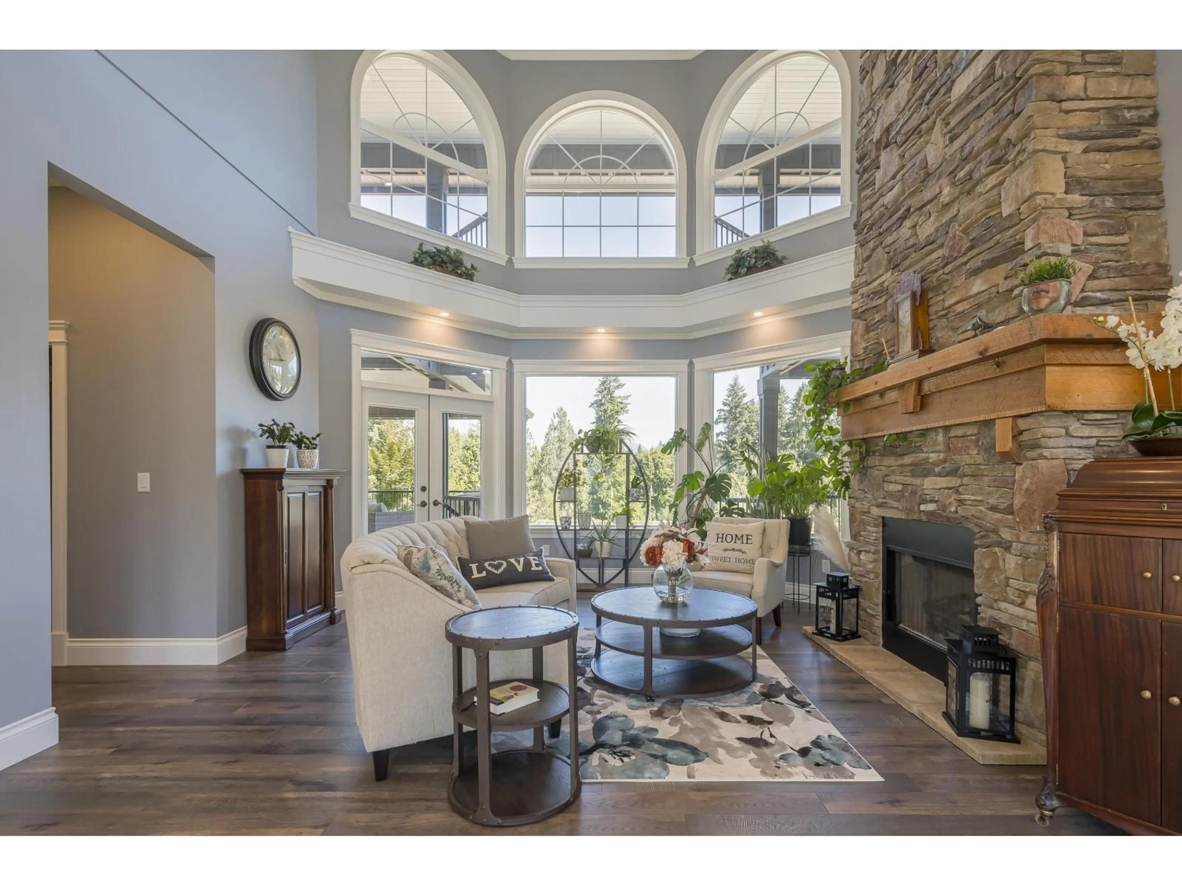 Living room with furniture, ceramic/tile floor for 25309 72, Langley British Columbia V4W1H7