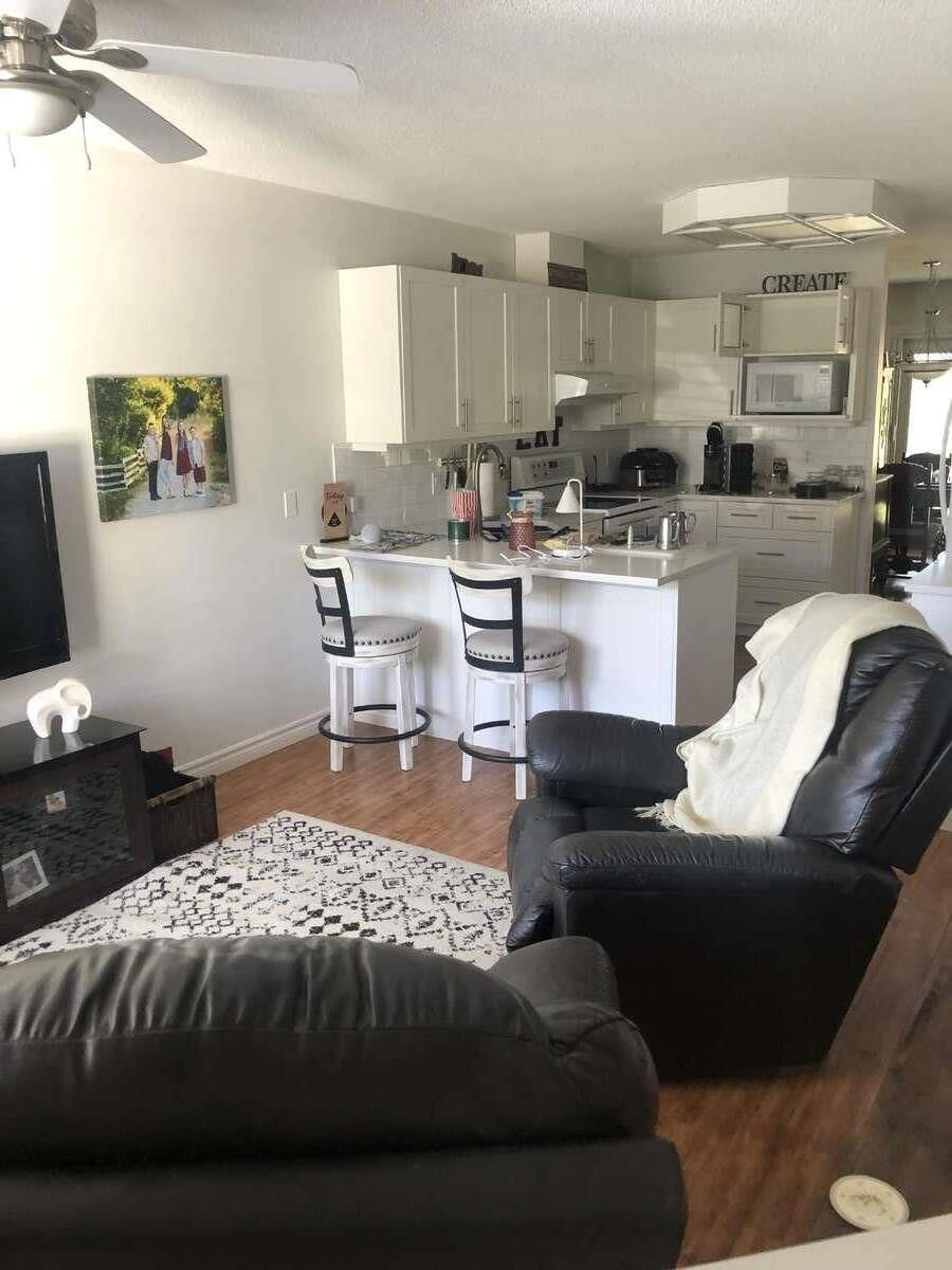 Living room with furniture, unknown for 9 - 21928 48, Langley British Columbia V3A8H1
