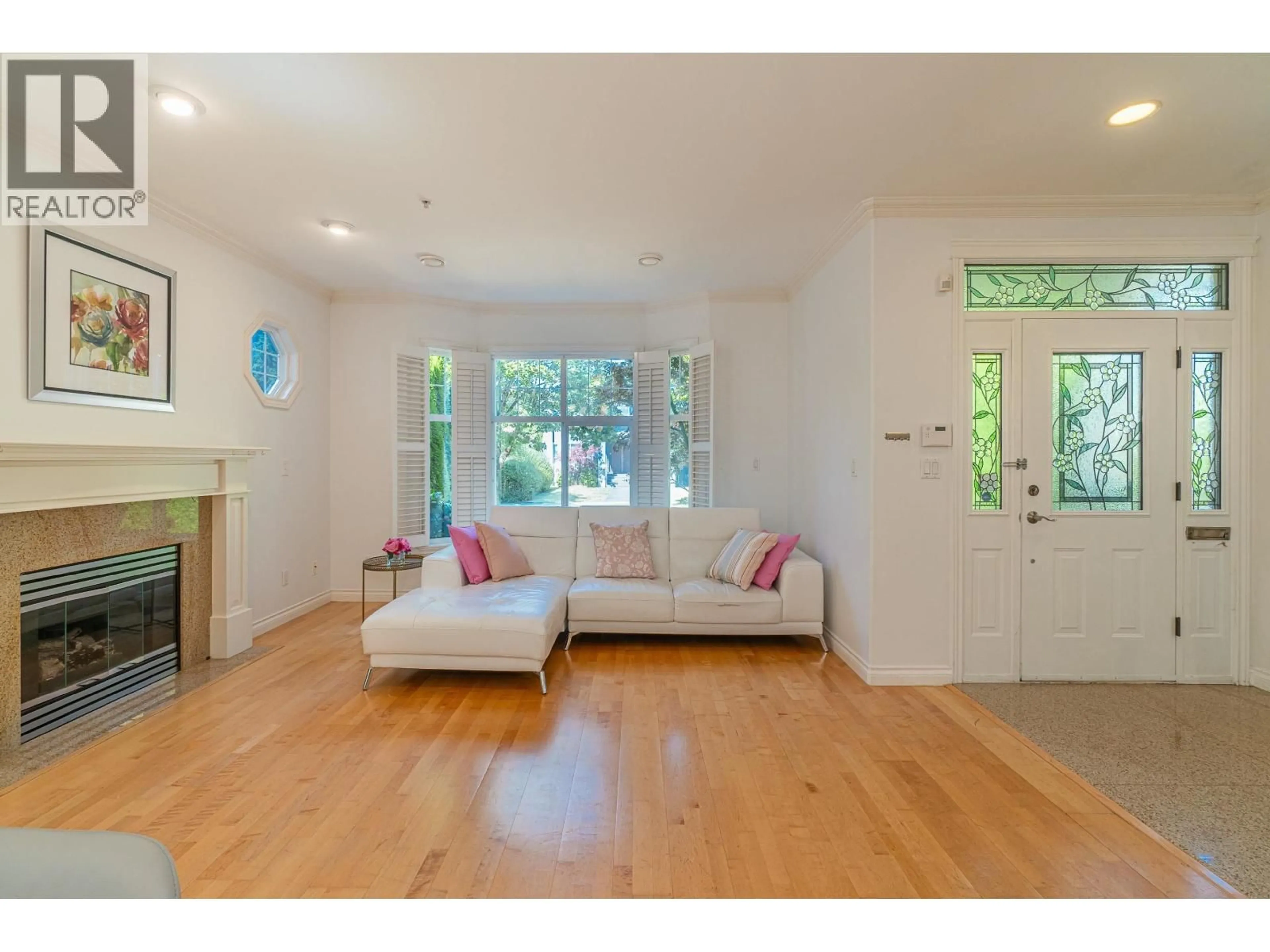 Living room with furniture, unknown for 2818 19TH AVENUE, Vancouver British Columbia V6L1E5