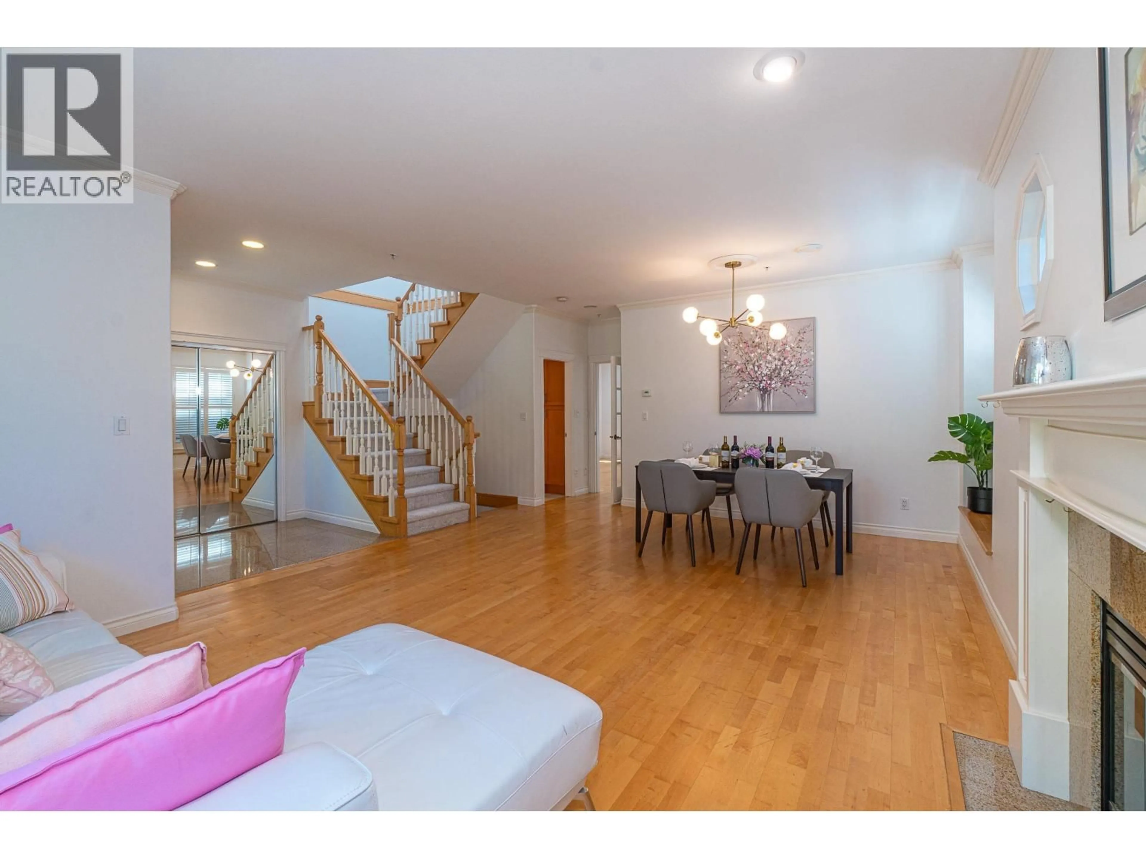 Unknown for 2818 19TH AVENUE, Vancouver British Columbia V6L1E5
