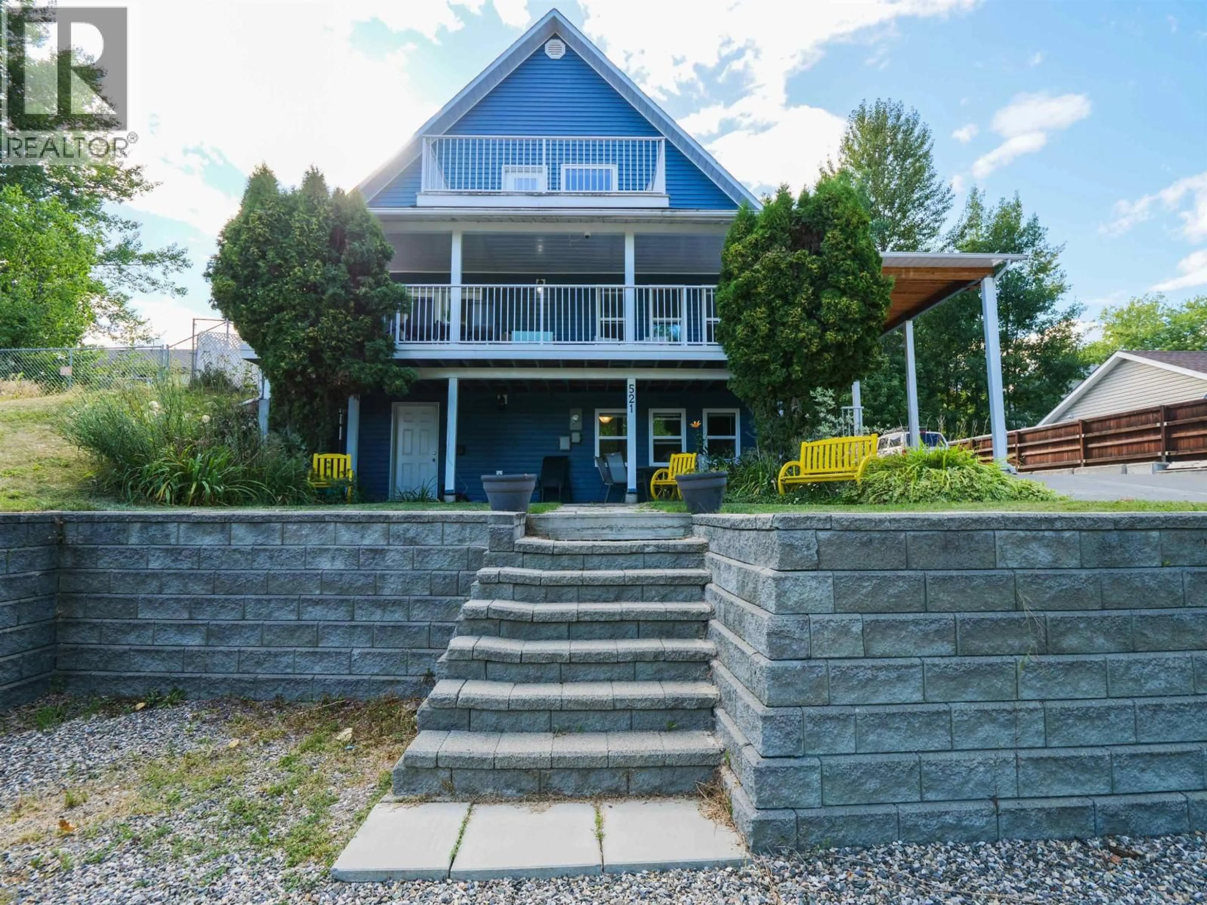 A pic from outside/outdoor area/front of a property/back of a property/a pic from drone, unknown for 521 DAWSON STREET, Quesnel British Columbia V2J5A4