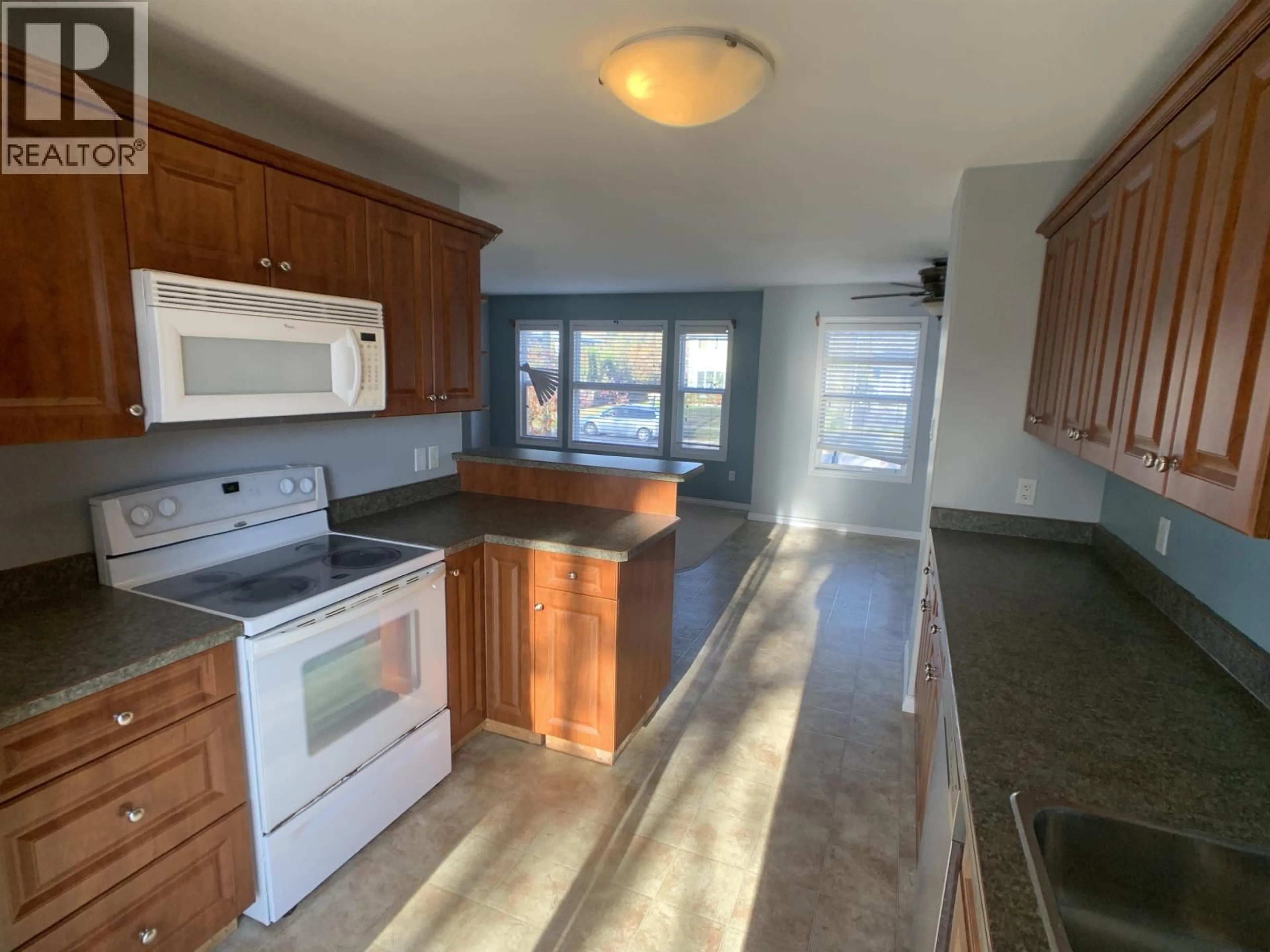 Standard kitchen, unknown for B - 4609 BOUNDARY ROAD, Fort Nelson British Columbia V0C1R0