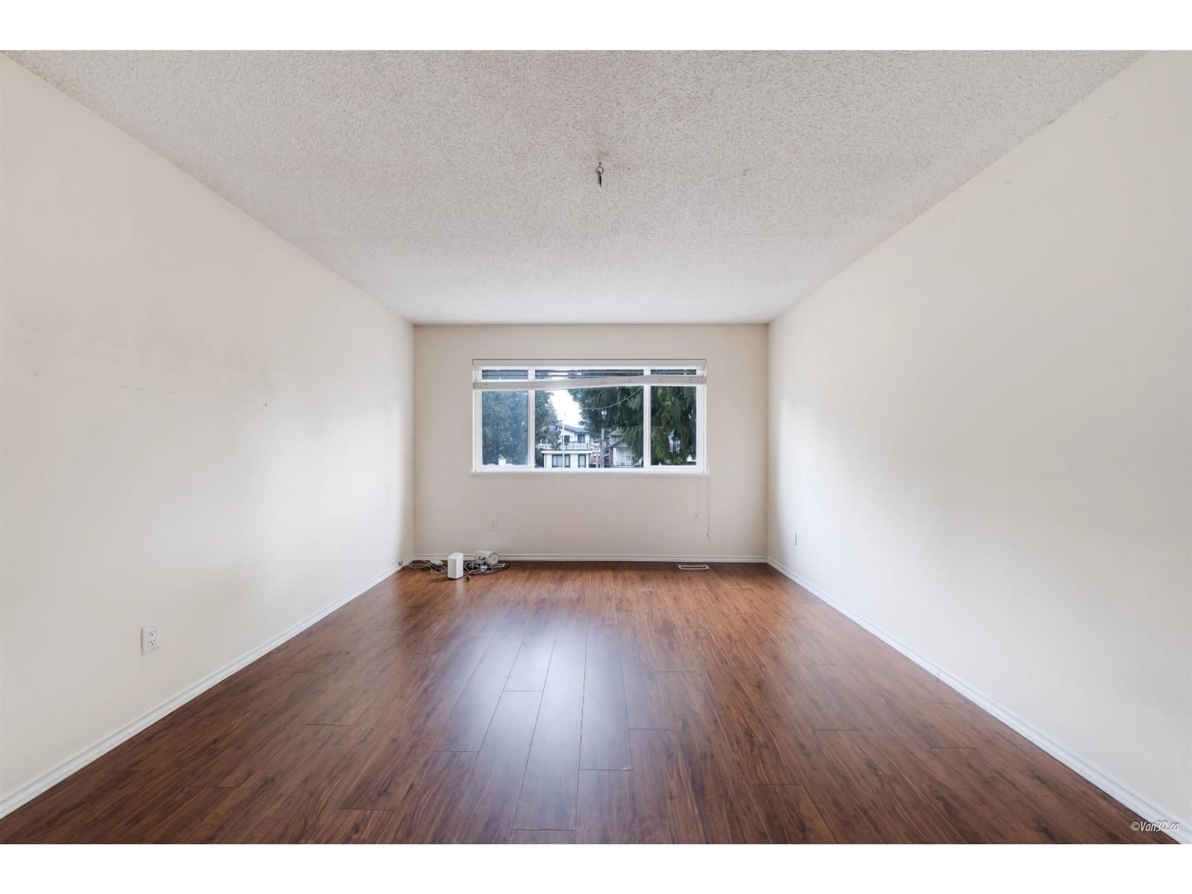 A pic of a room for 9687 131, Surrey British Columbia V3T3P4