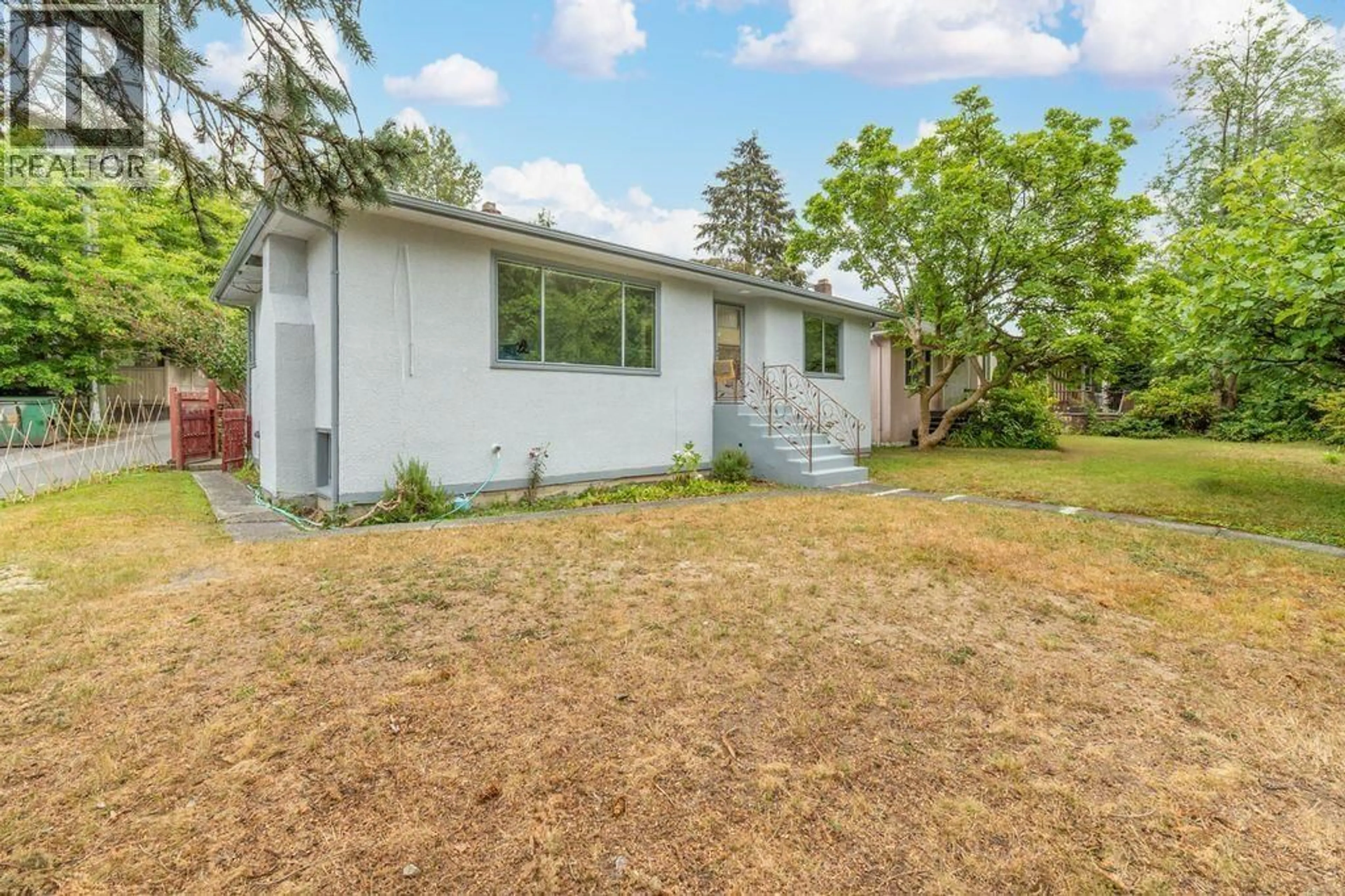 Unknown for 3008 GARDEN DRIVE, Vancouver British Columbia V5N4X9