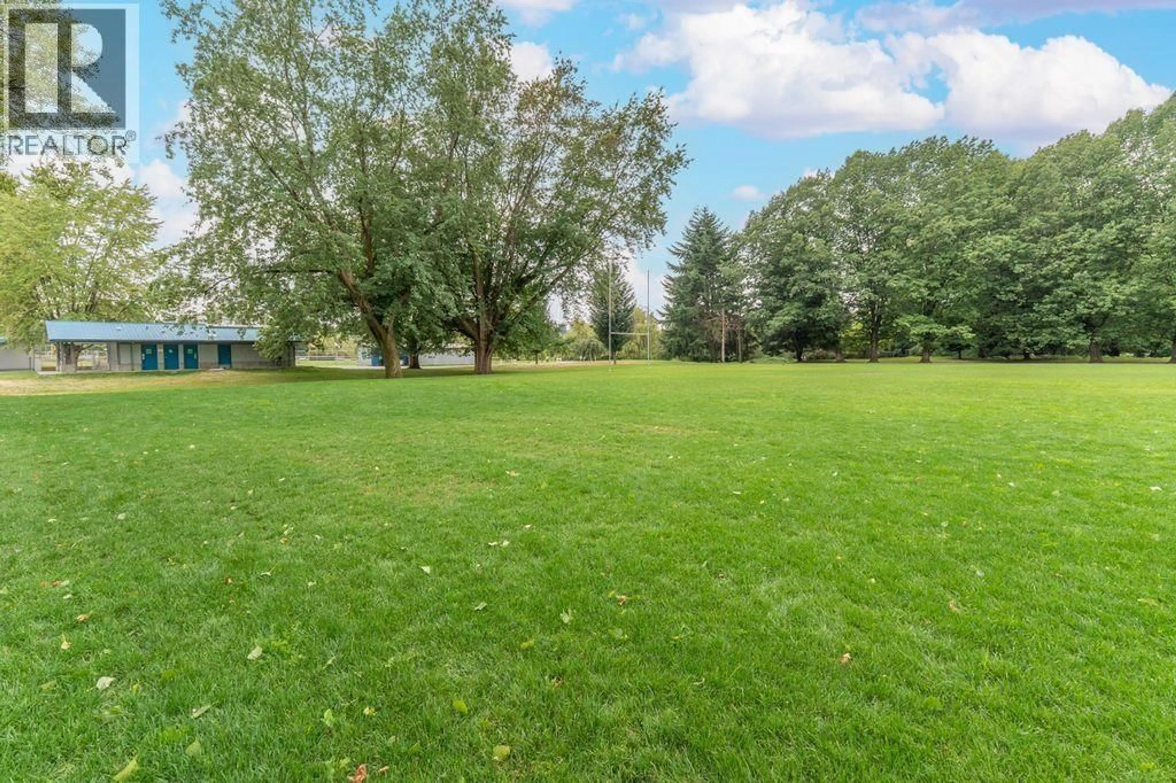 A pic from outside/outdoor area/front of a property/back of a property/a pic from drone, unknown for 3008 GARDEN DRIVE, Vancouver British Columbia V5N4X9
