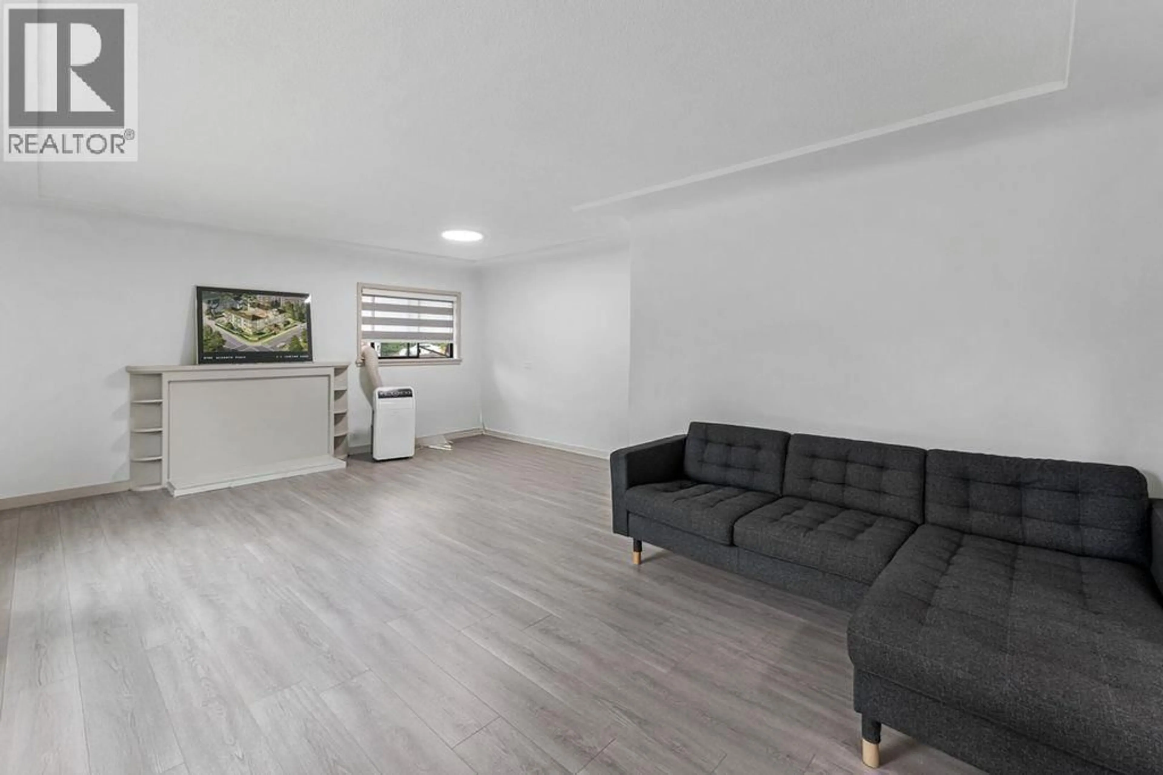 Living room with furniture, unknown for 3008 GARDEN DRIVE, Vancouver British Columbia V5N4X9