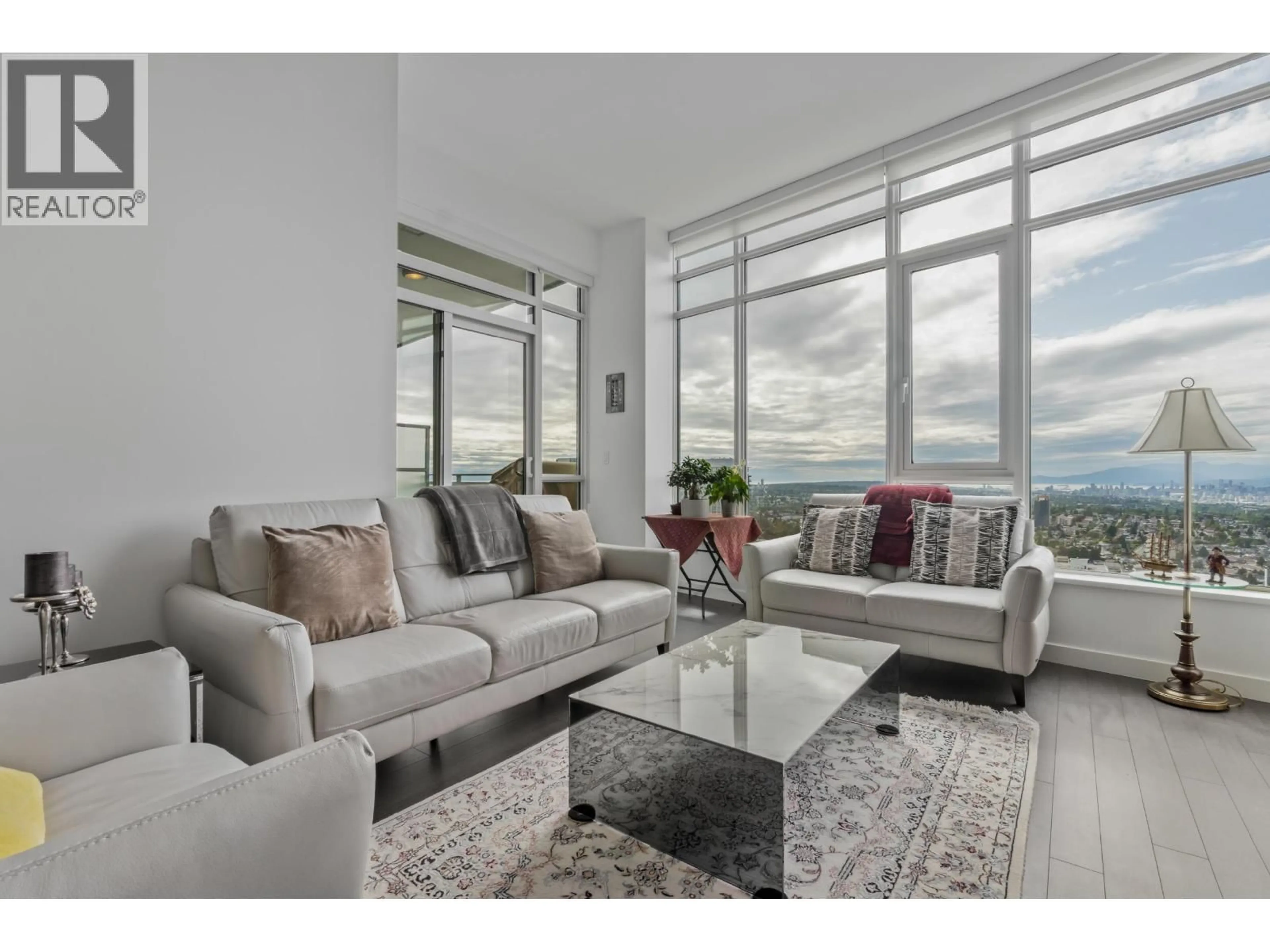 Living room with furniture, unknown for 4303 - 4508 HAZEL STREET, Burnaby British Columbia V5H0E4