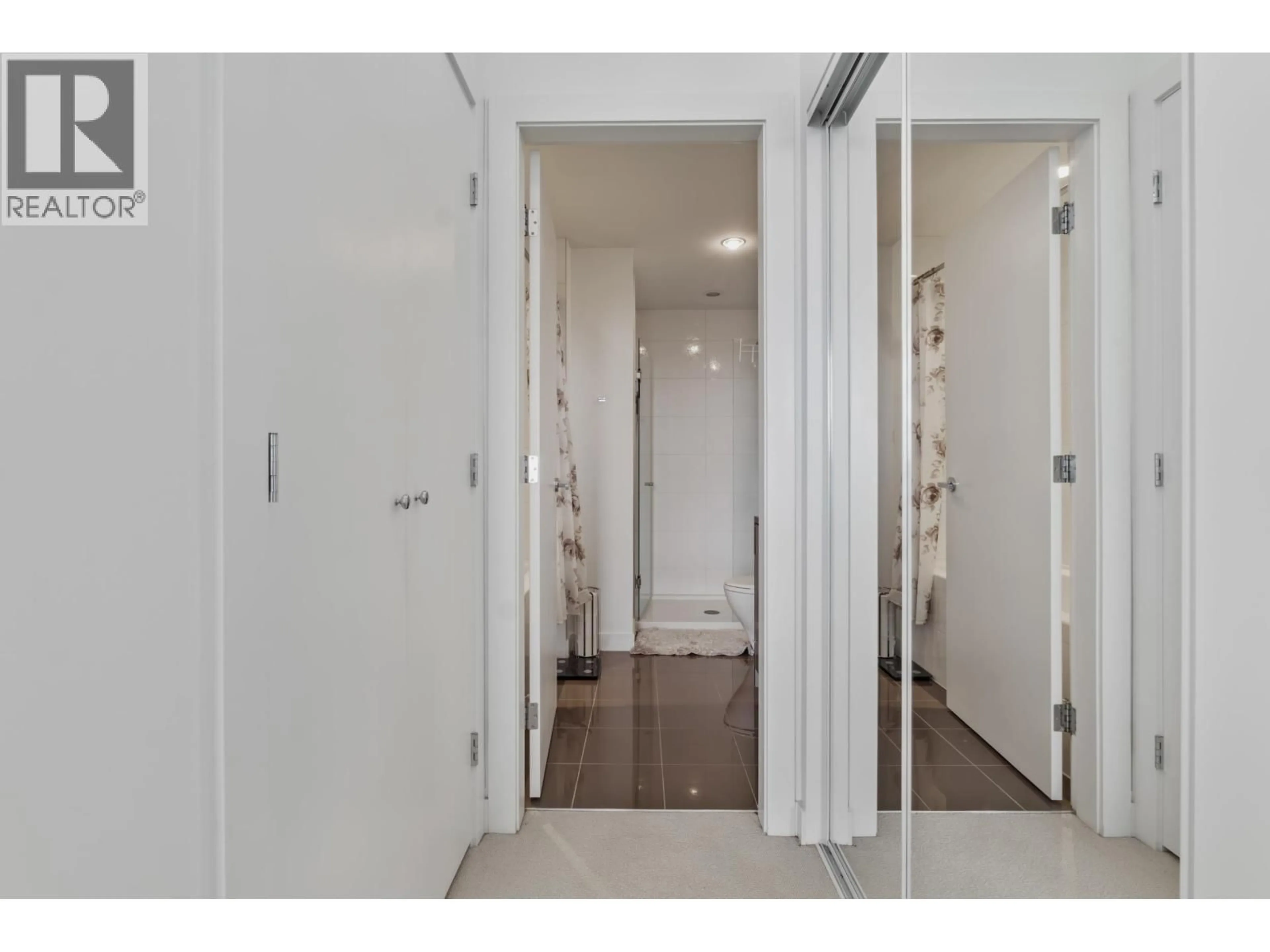 Indoor entryway for 4303 - 4508 HAZEL STREET, Burnaby British Columbia V5H0E4