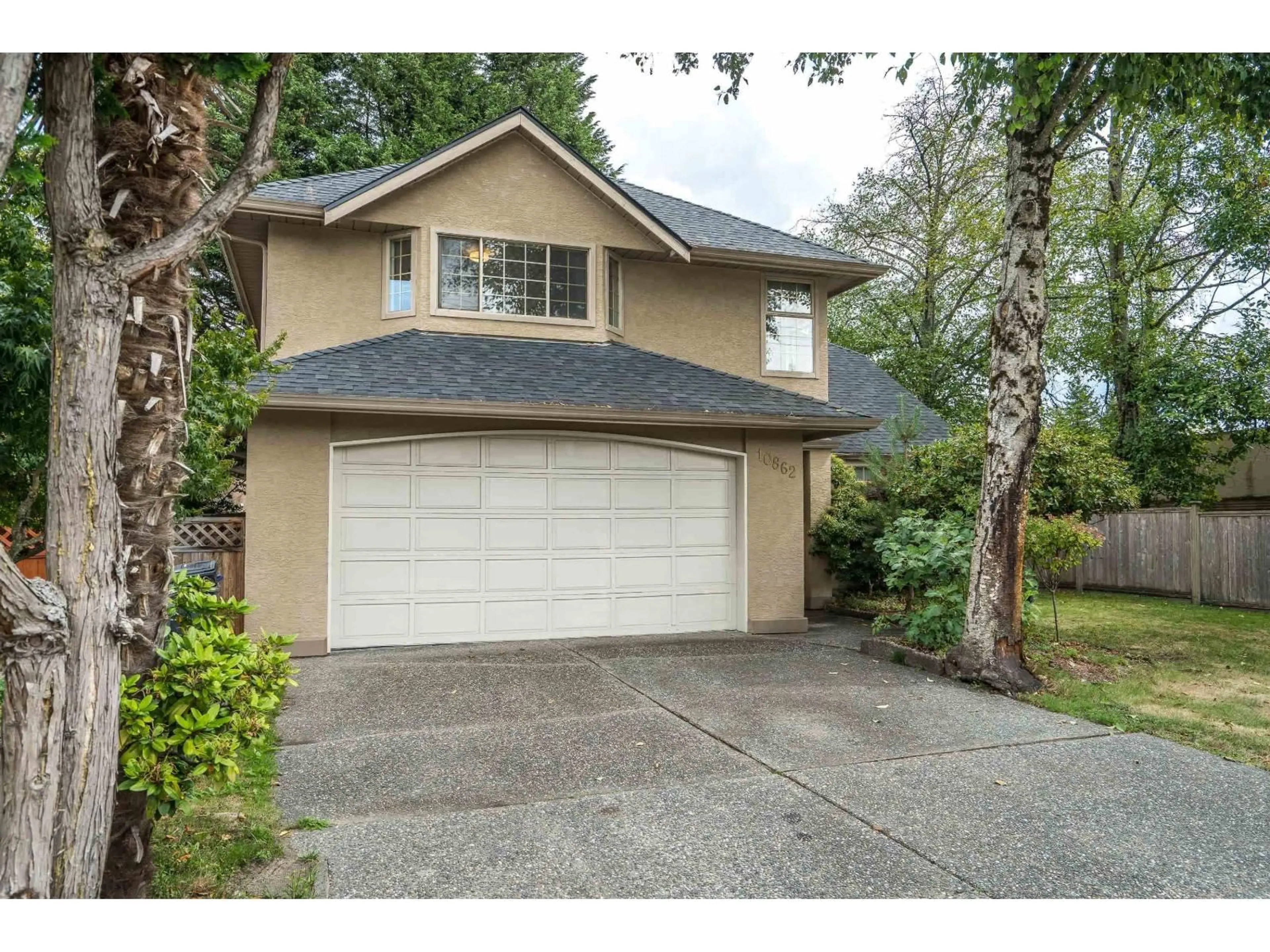 Indoor garage for 10862 160, Surrey British Columbia V4N1J5