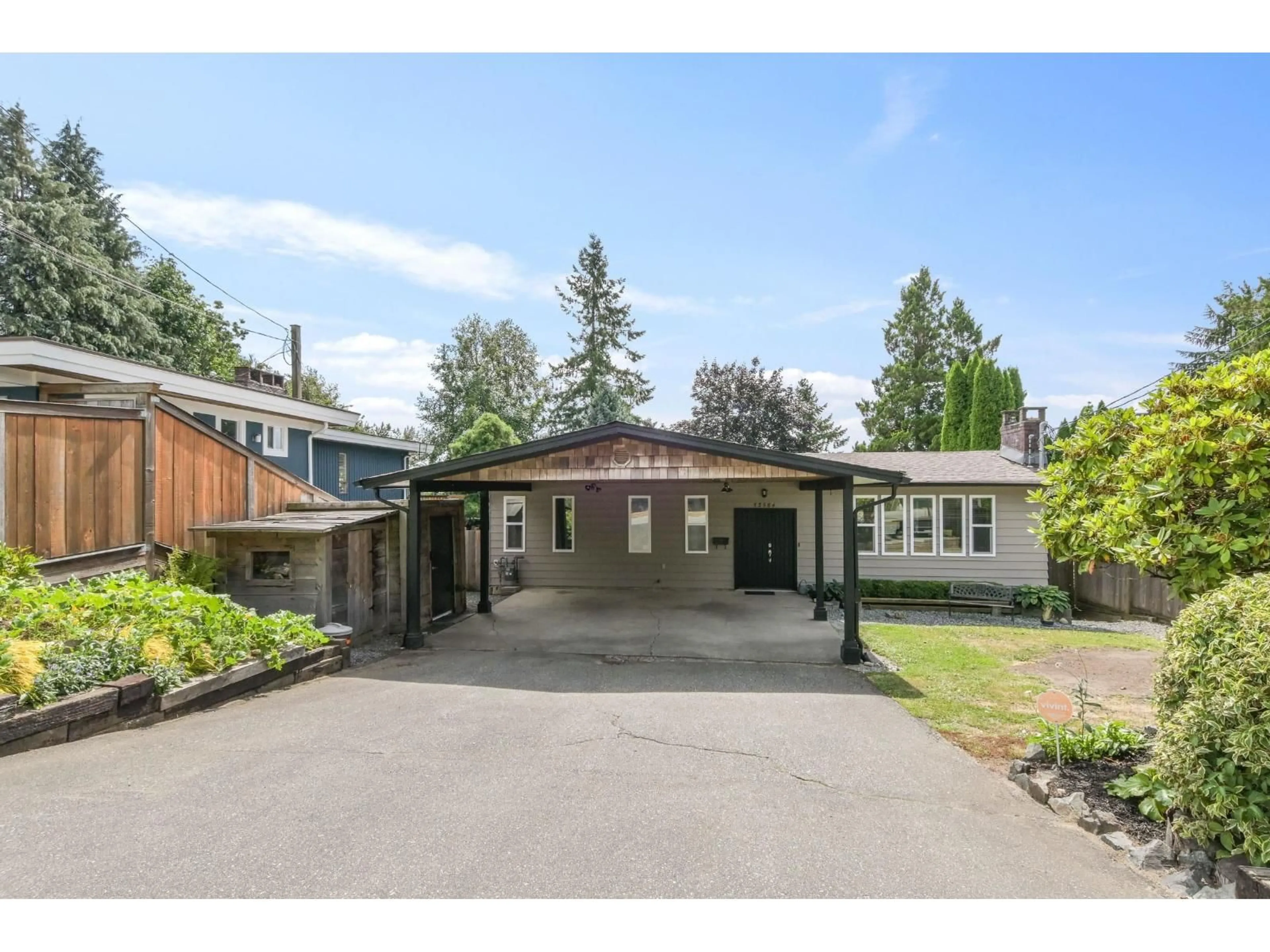 A pic from outside/outdoor area/front of a property/back of a property/a pic from drone, street for 32584 BEST, Mission British Columbia V2V2S6