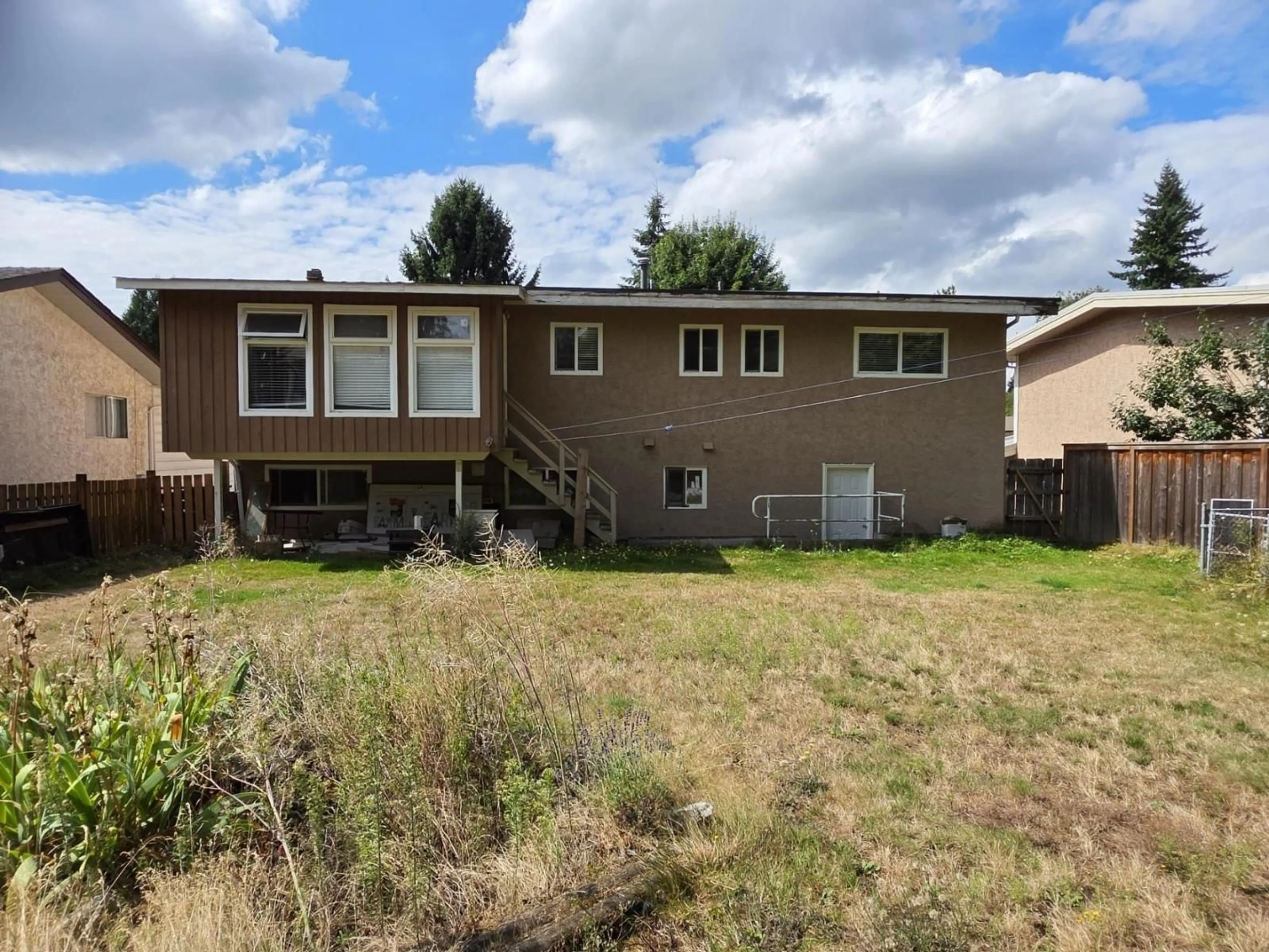 Home with vinyl exterior material, unknown for 3036 MOUAT, Abbotsford British Columbia V2T4E6